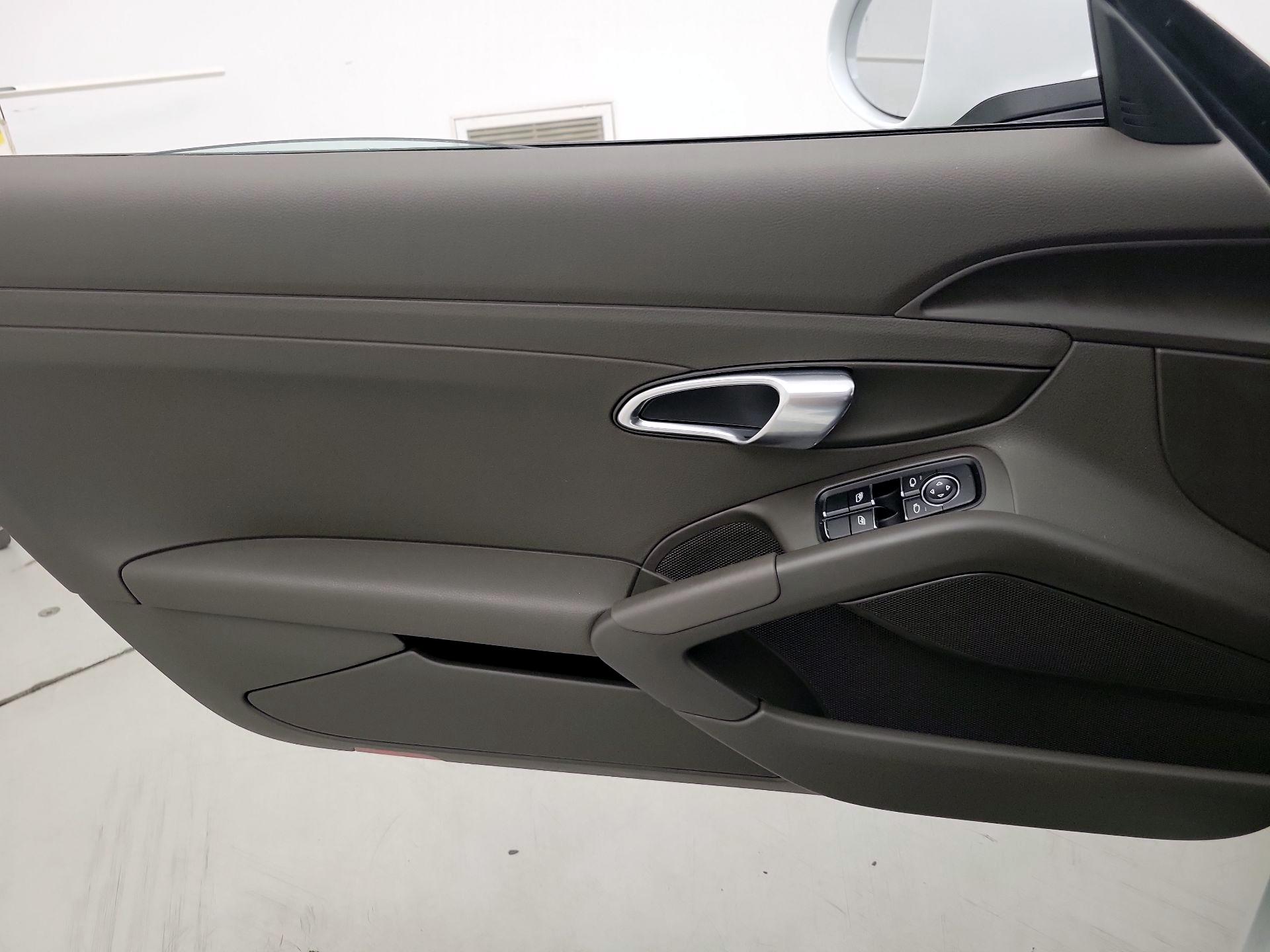 Thumbnail: 2018 Porsche 718 Cayman - 12