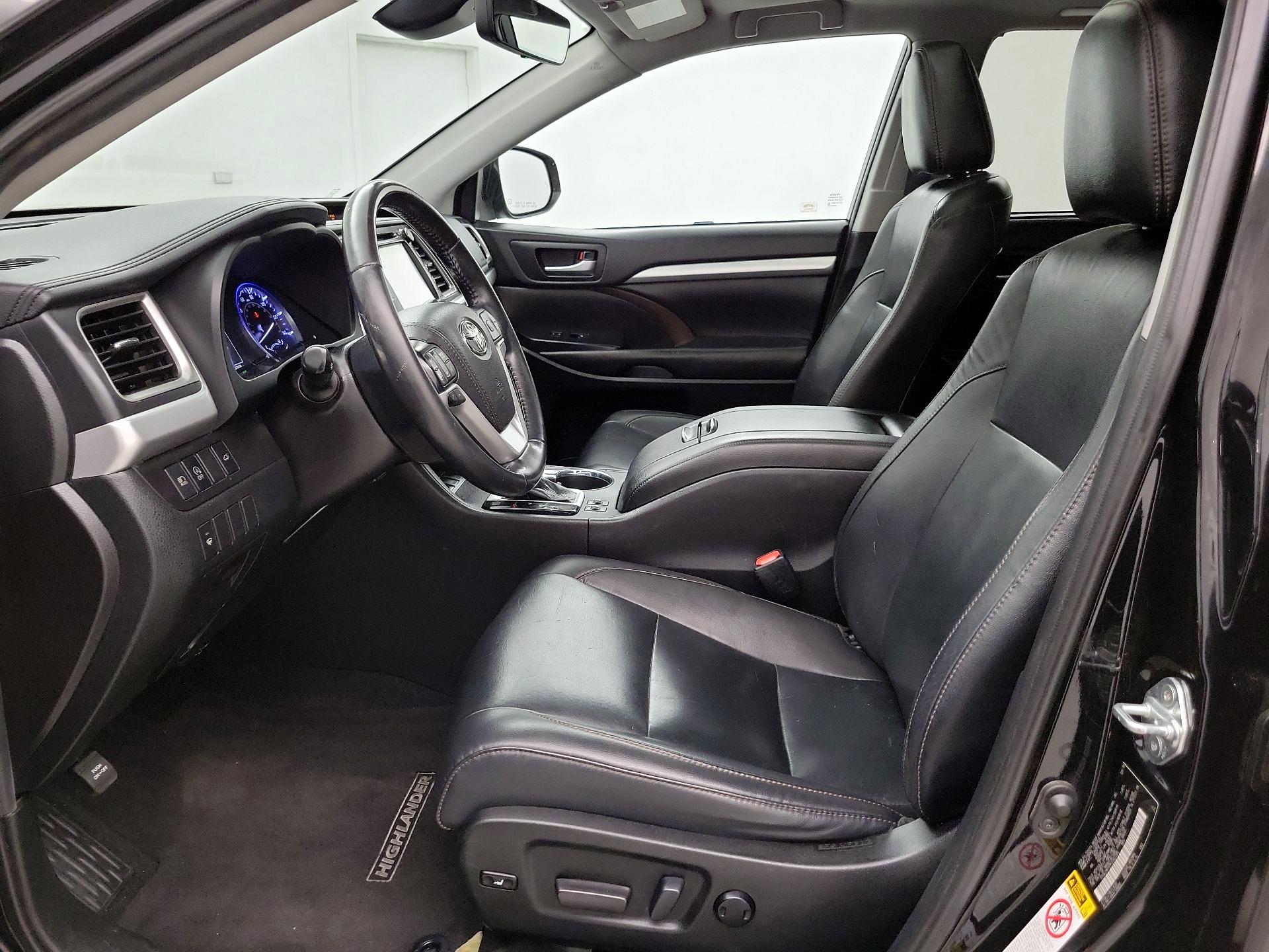 Thumbnail: 2019 Toyota Highlander - 11