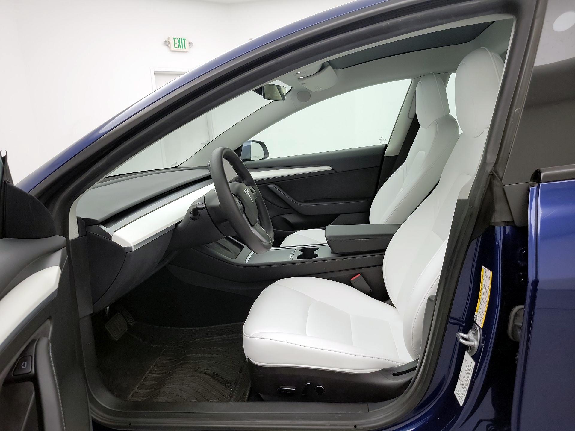 Thumbnail: 2022 Tesla Model 3 - 11