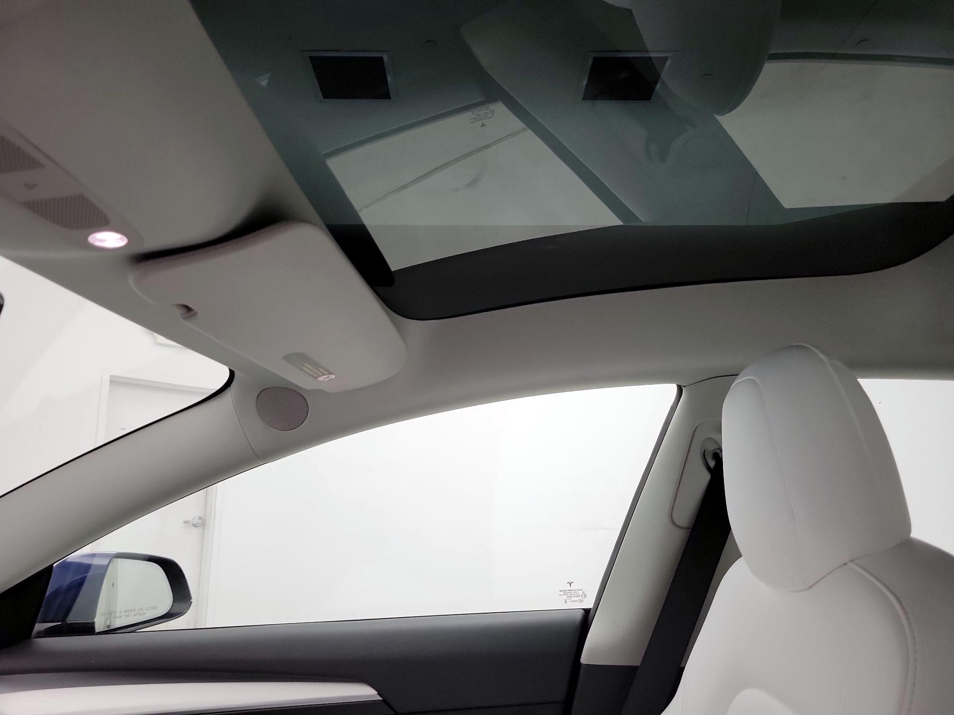 Thumbnail: 2022 Tesla Model 3 - 18