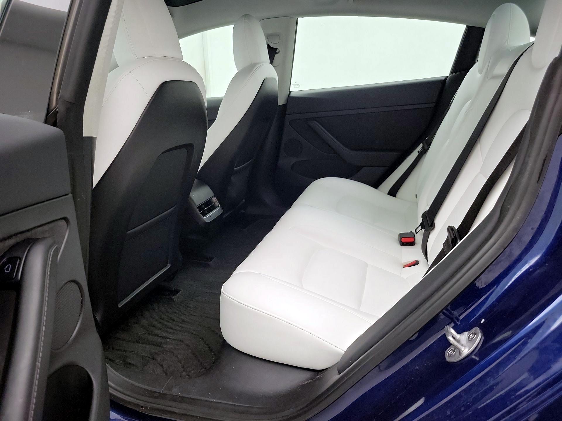 Thumbnail: 2022 Tesla Model 3 - 19