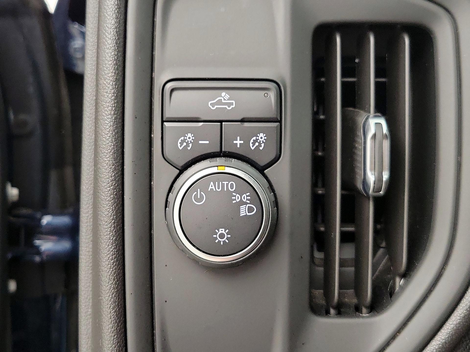 Thumbnail: 2021 Chevrolet Silverado 1500 - 13