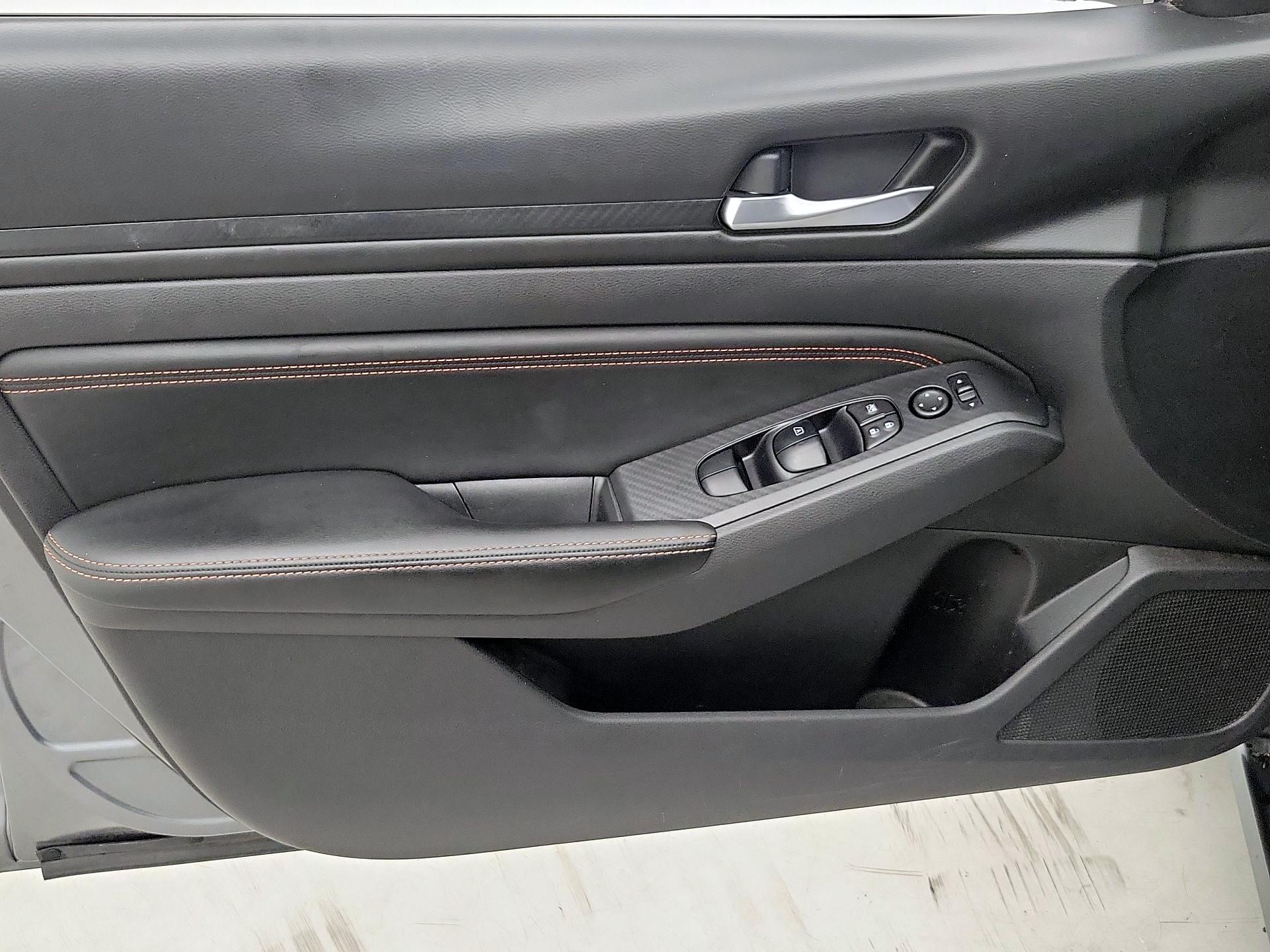 Thumbnail: 2019 Nissan Altima - 12