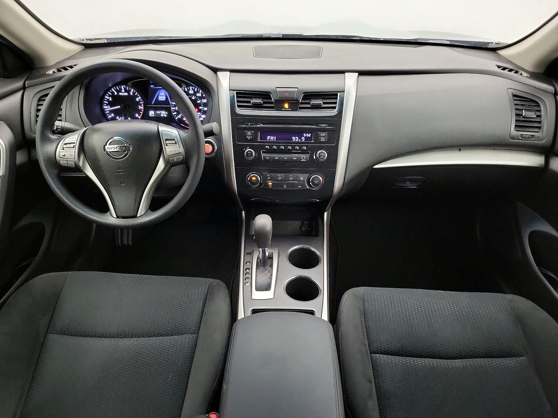 Thumbnail: 2015 Nissan Altima - 9