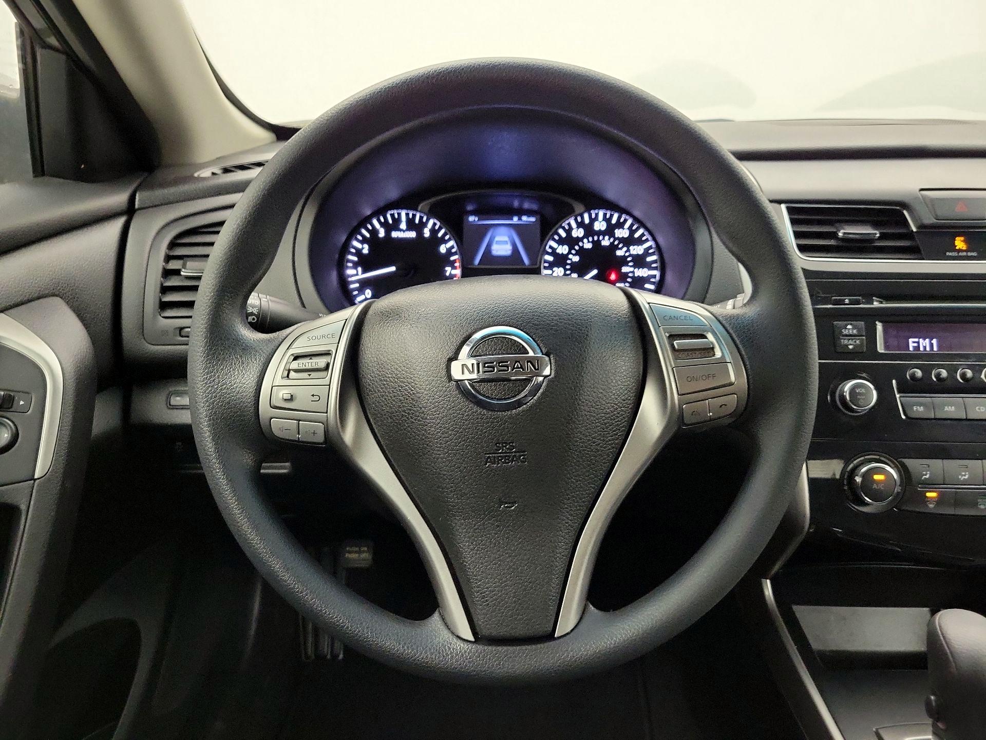Thumbnail: 2015 Nissan Altima - 10