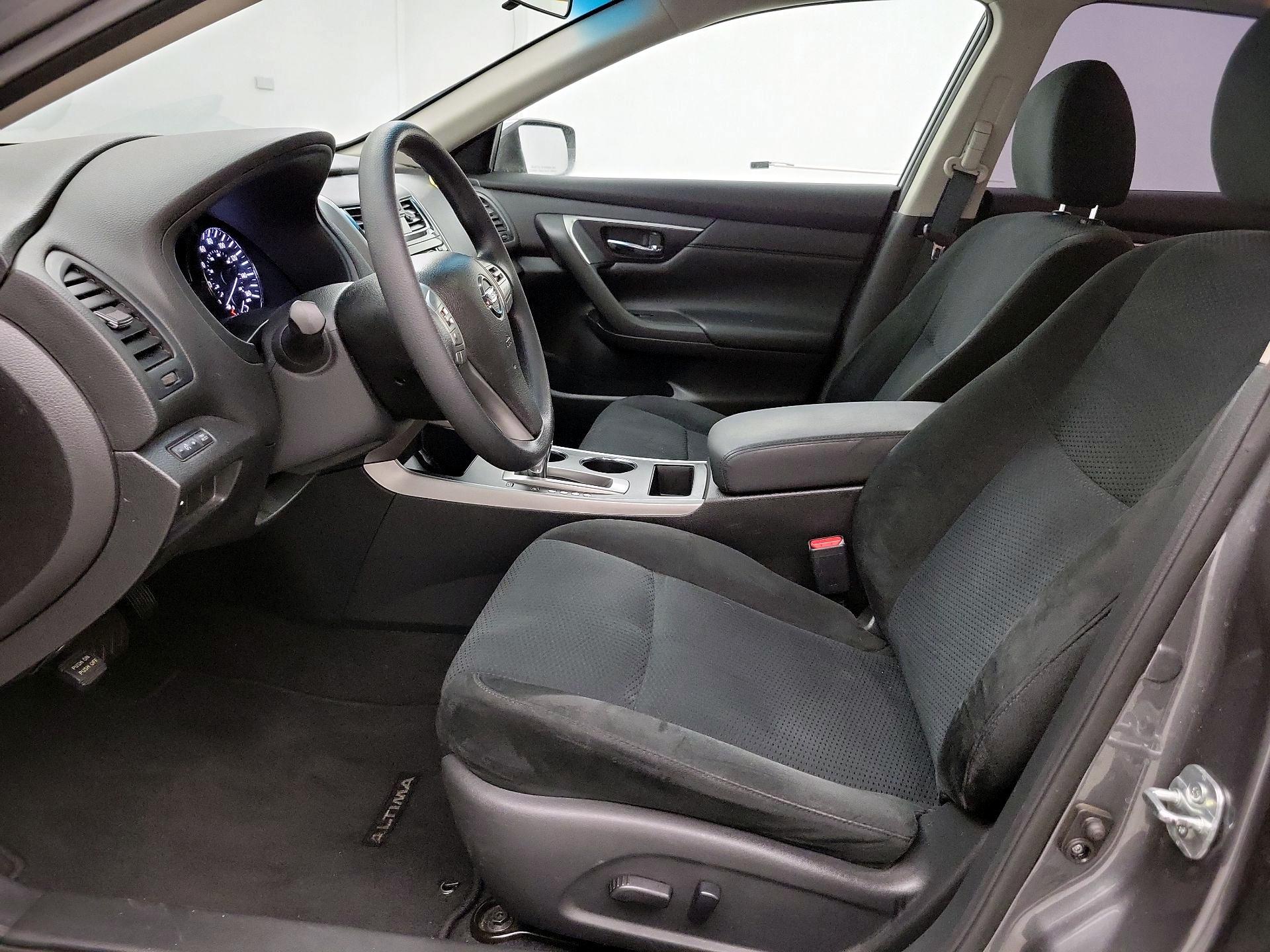 Thumbnail: 2015 Nissan Altima - 11