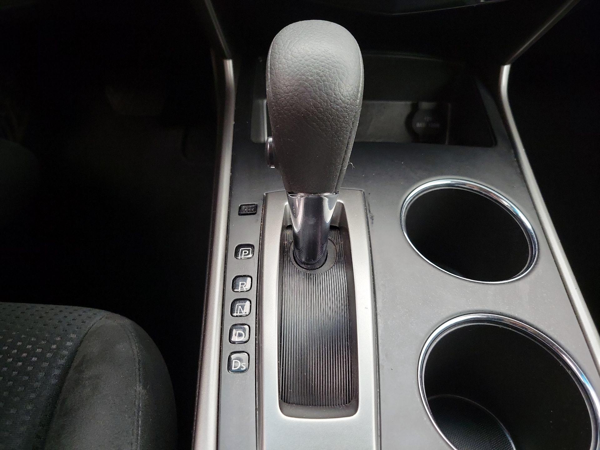 Thumbnail: 2015 Nissan Altima - 16