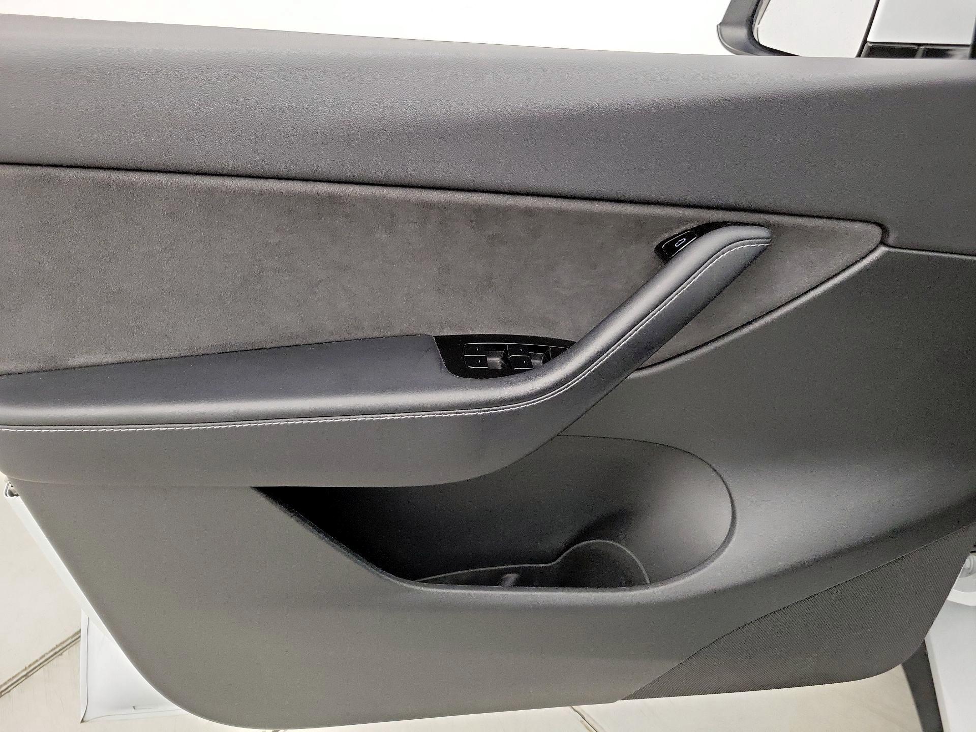 Thumbnail: 2020 Tesla Model Y - 12