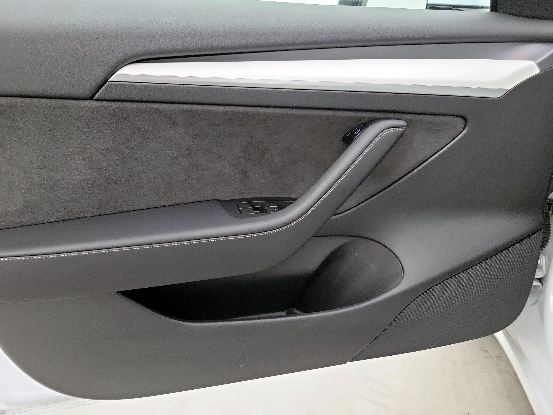 Thumbnail: 2022 Tesla Model 3 - 12