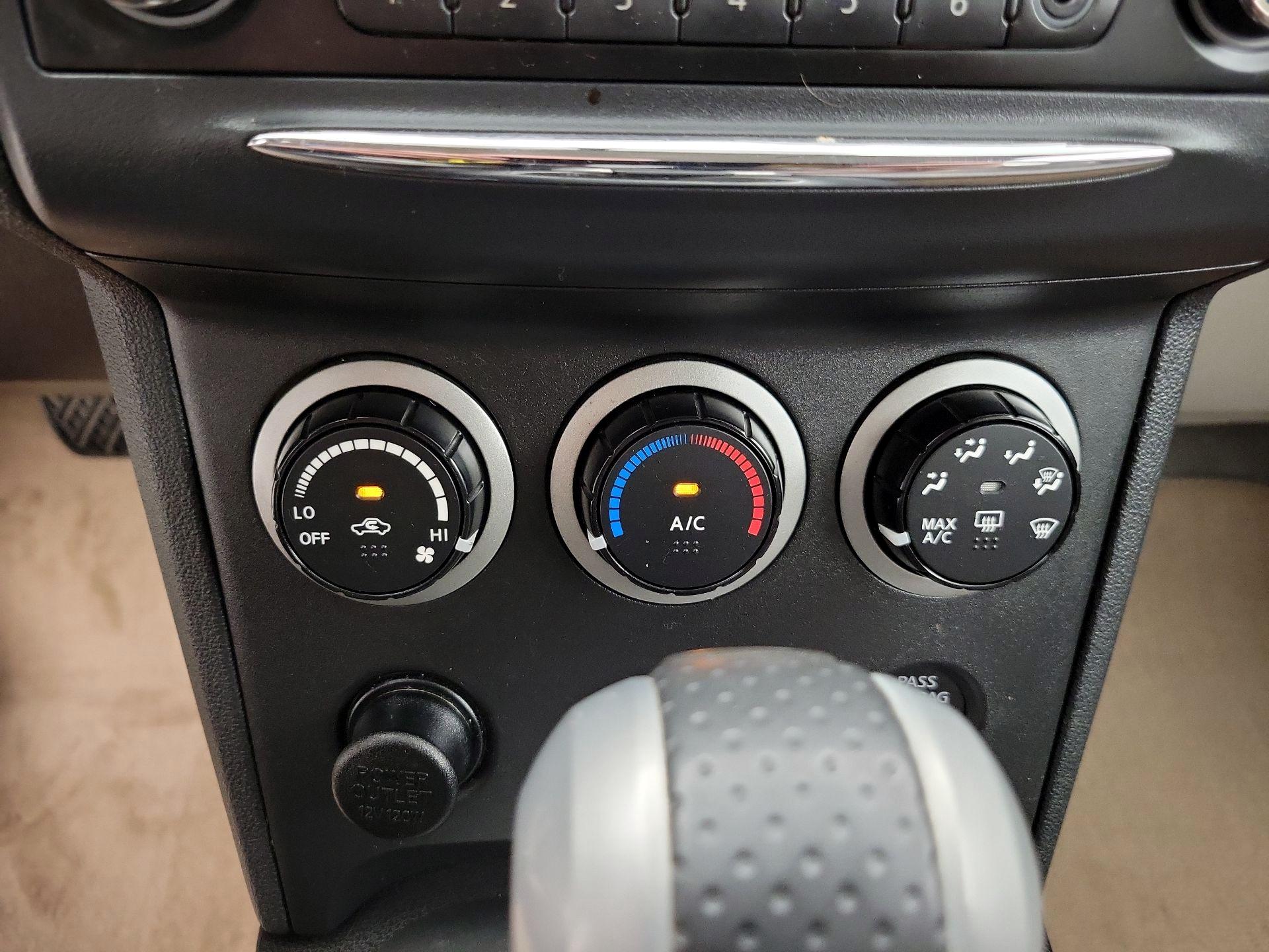 Thumbnail: 2014 Nissan Rogue - 16