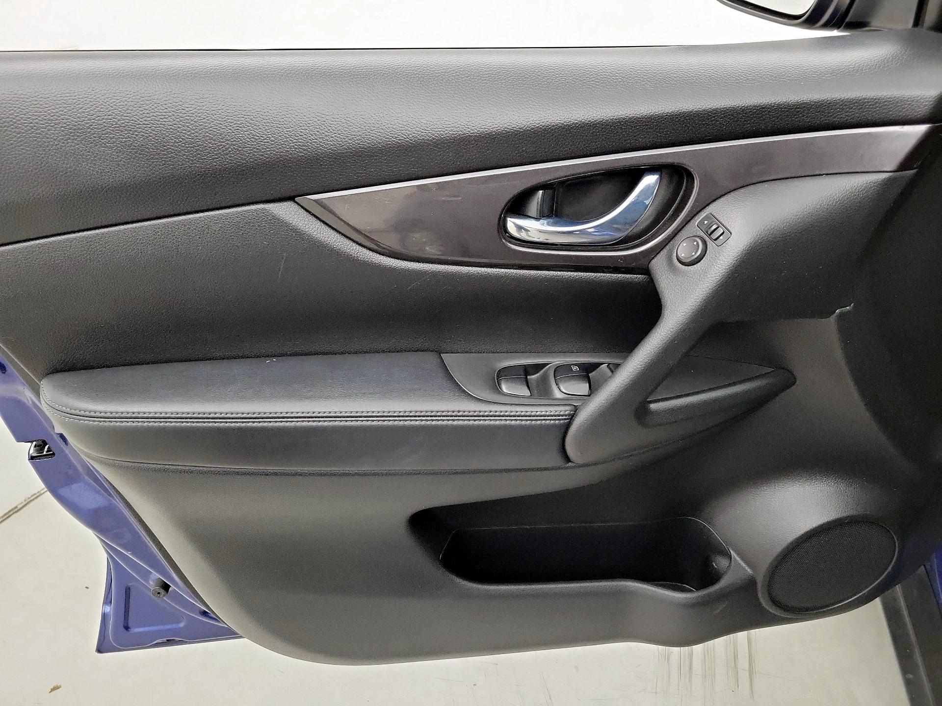 Thumbnail: 2019 Nissan Rogue - 12