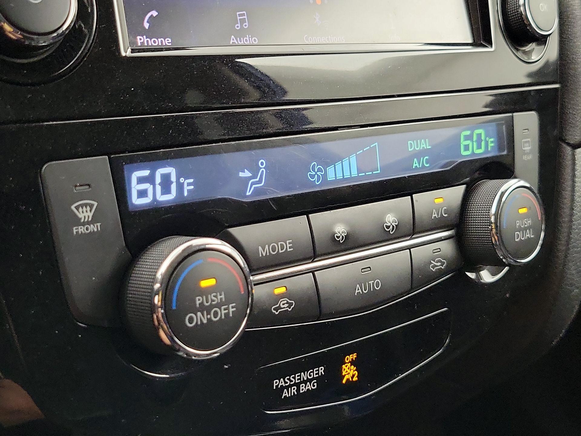 Thumbnail: 2019 Nissan Rogue - 16