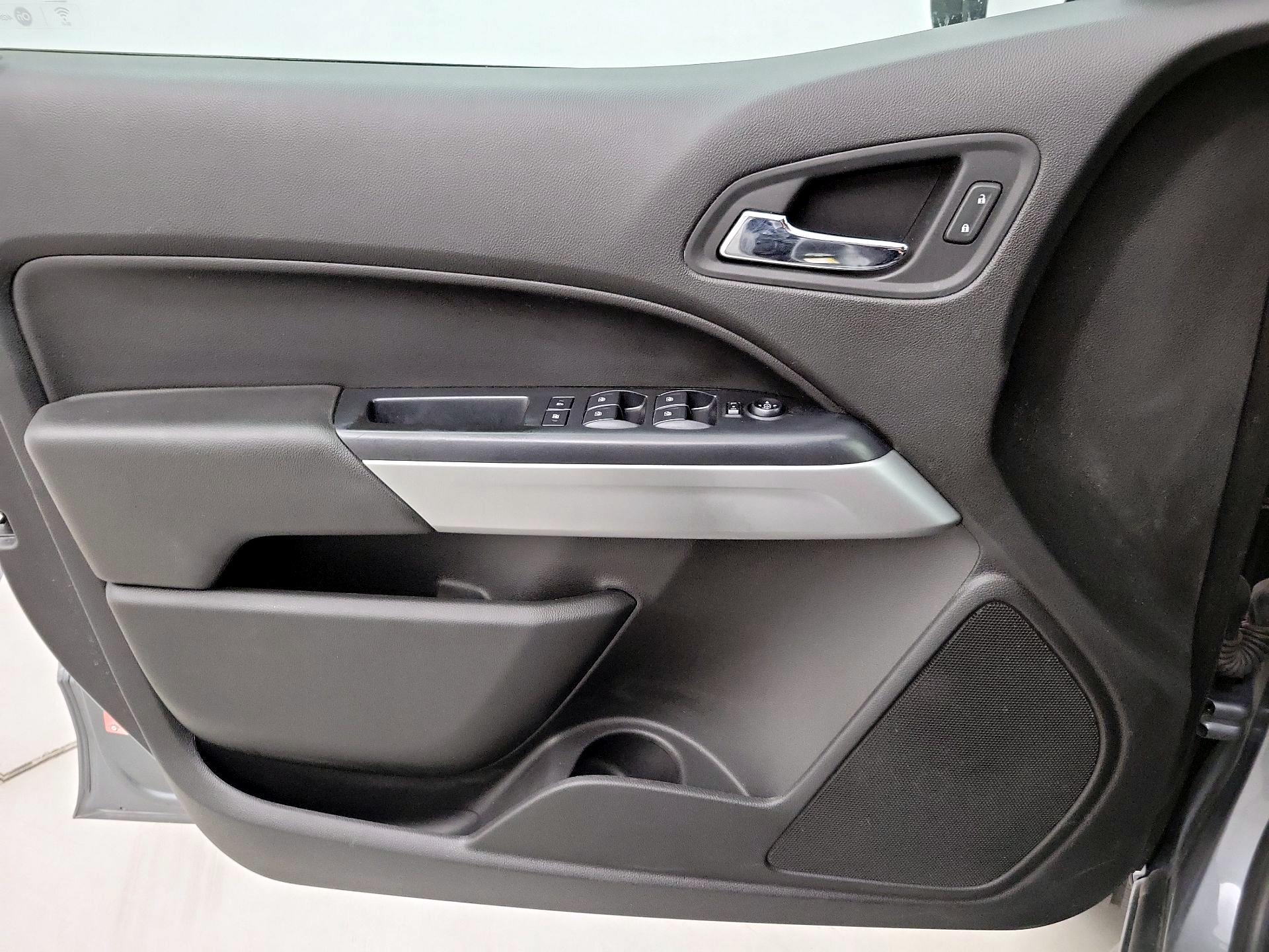Thumbnail: 2018 Chevrolet Colorado - 12