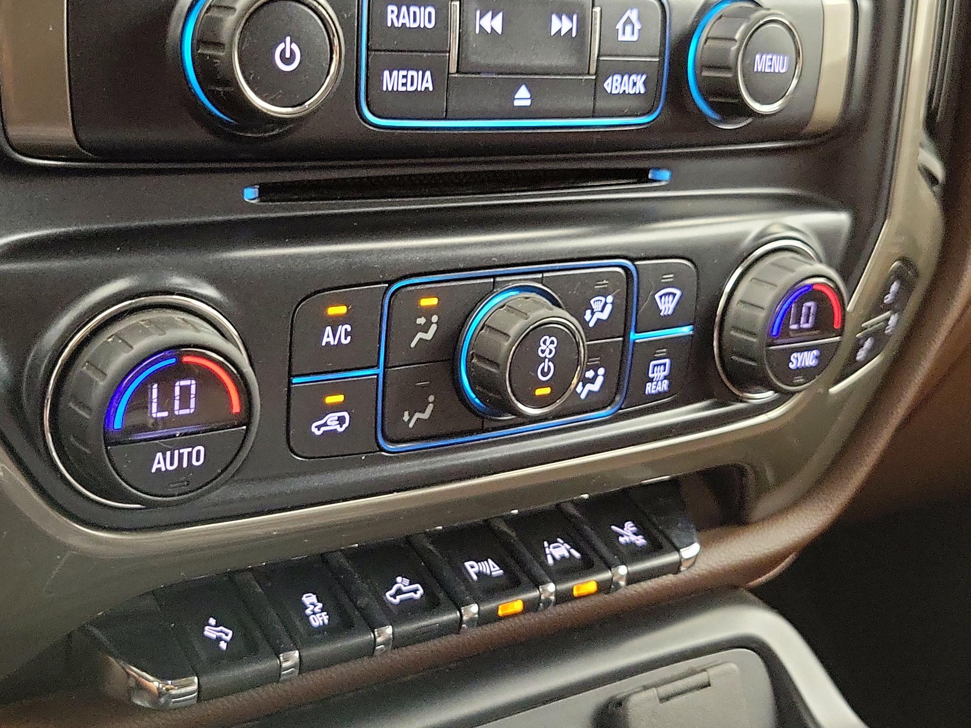 Thumbnail: 2018 Chevrolet Silverado 1500 - 17