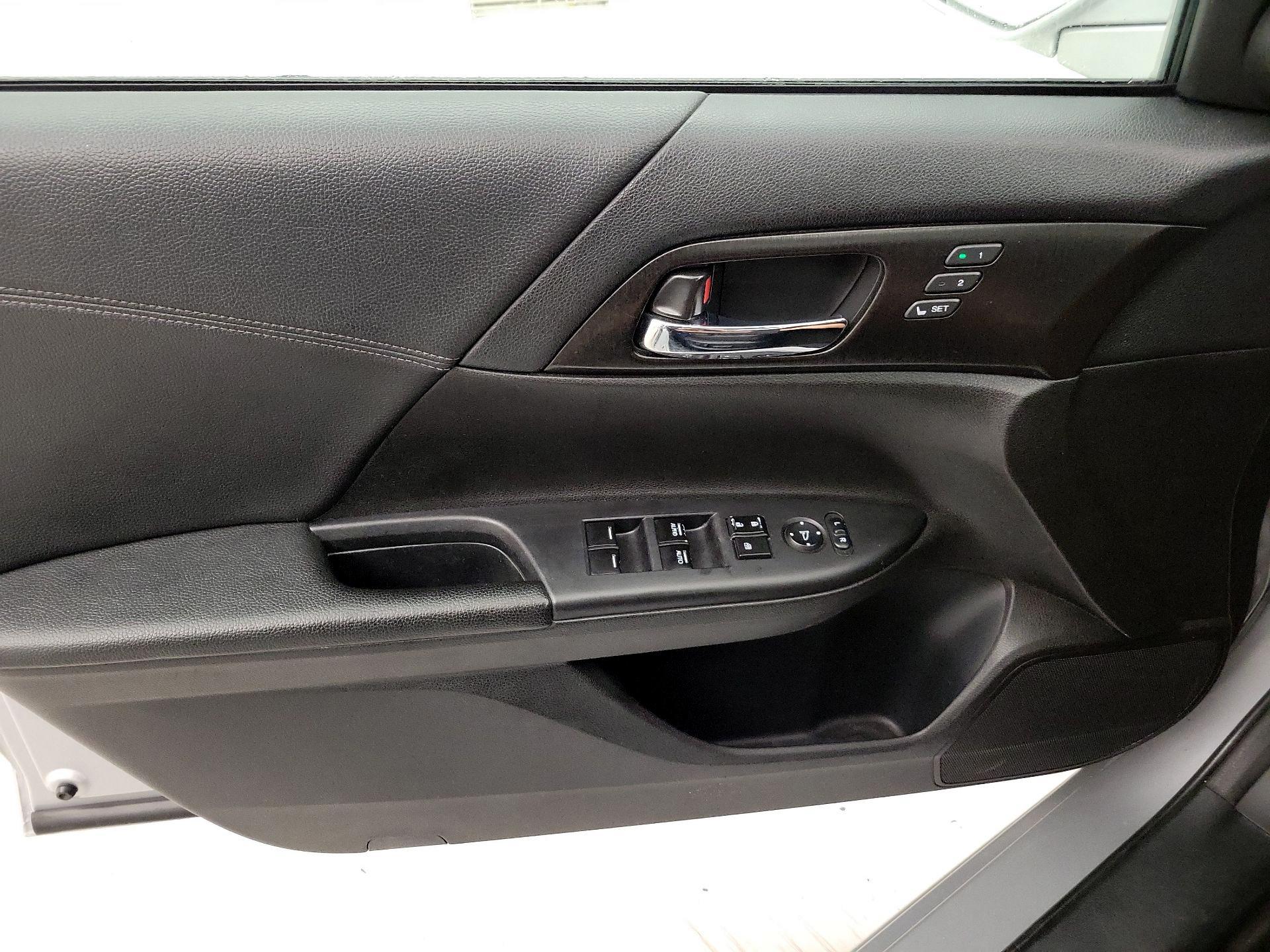 Thumbnail: 2013 Honda Accord - 12