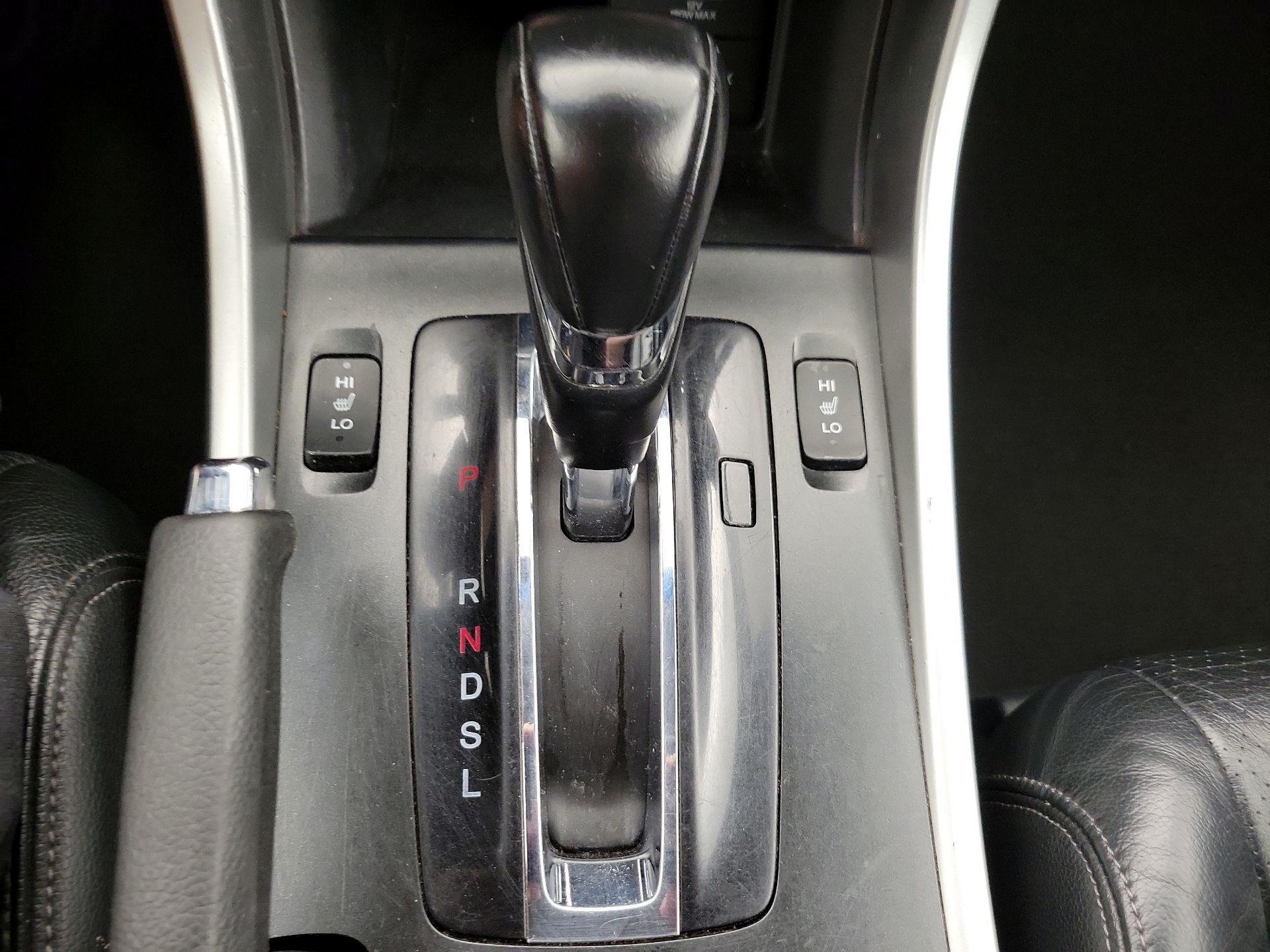 Thumbnail: 2013 Honda Accord - 17