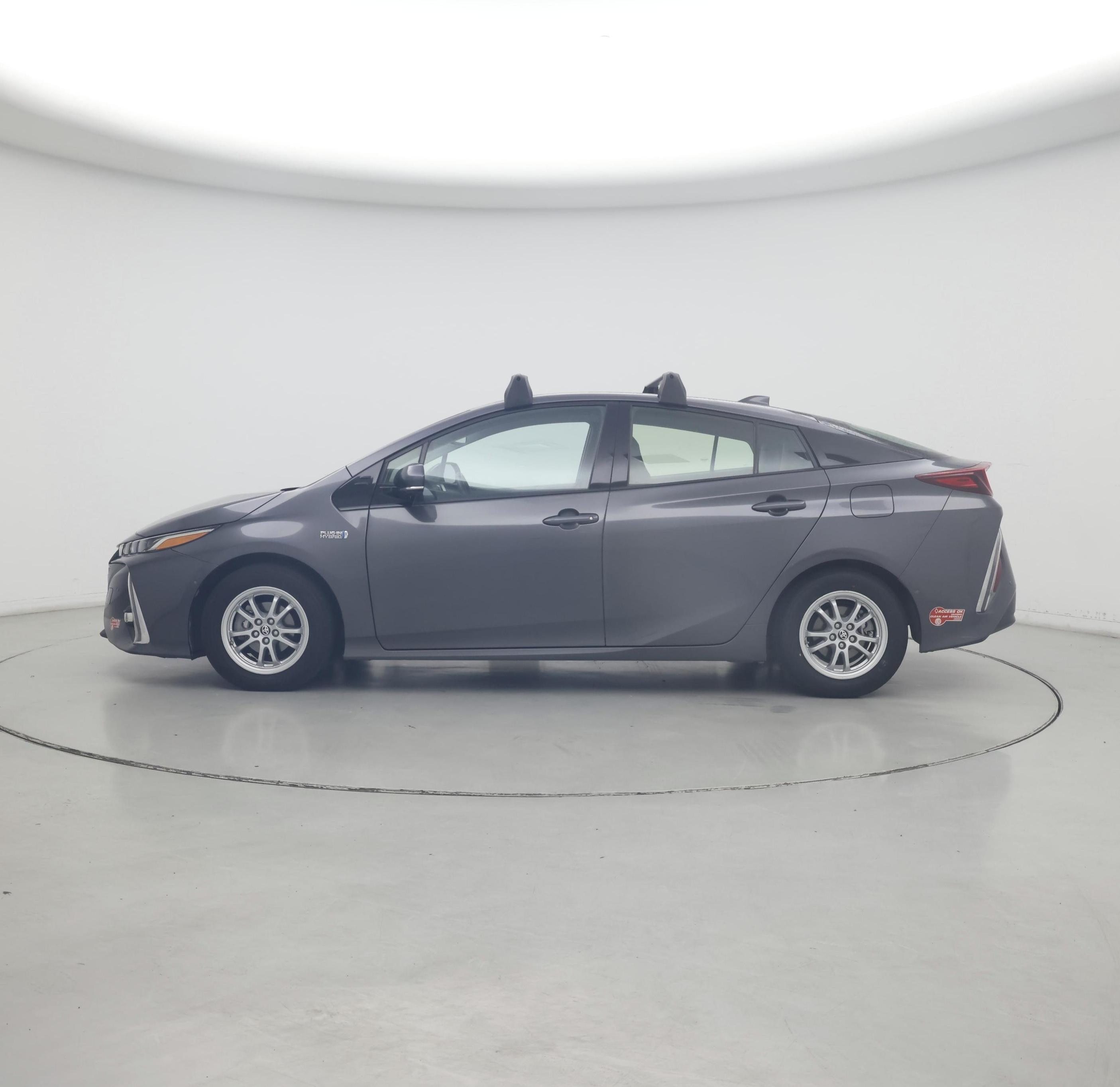 Thumbnail: 2017 Toyota Prius Prime - 3