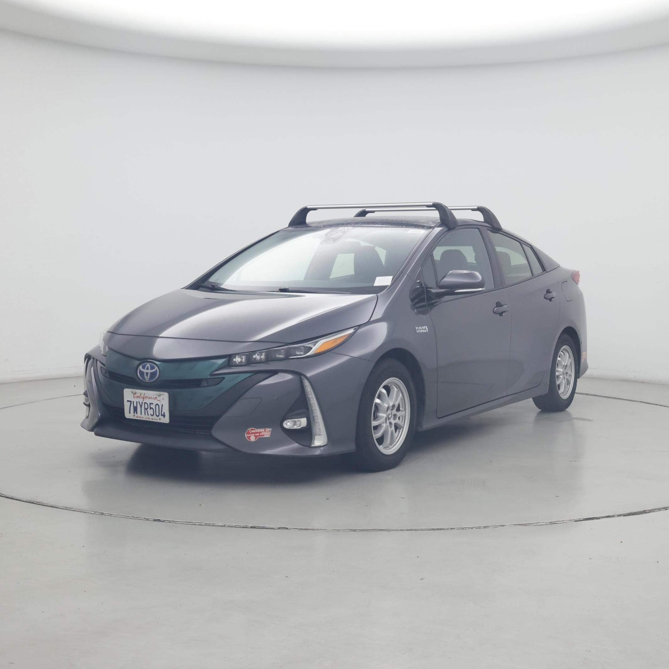 Thumbnail: 2017 Toyota Prius Prime - 4