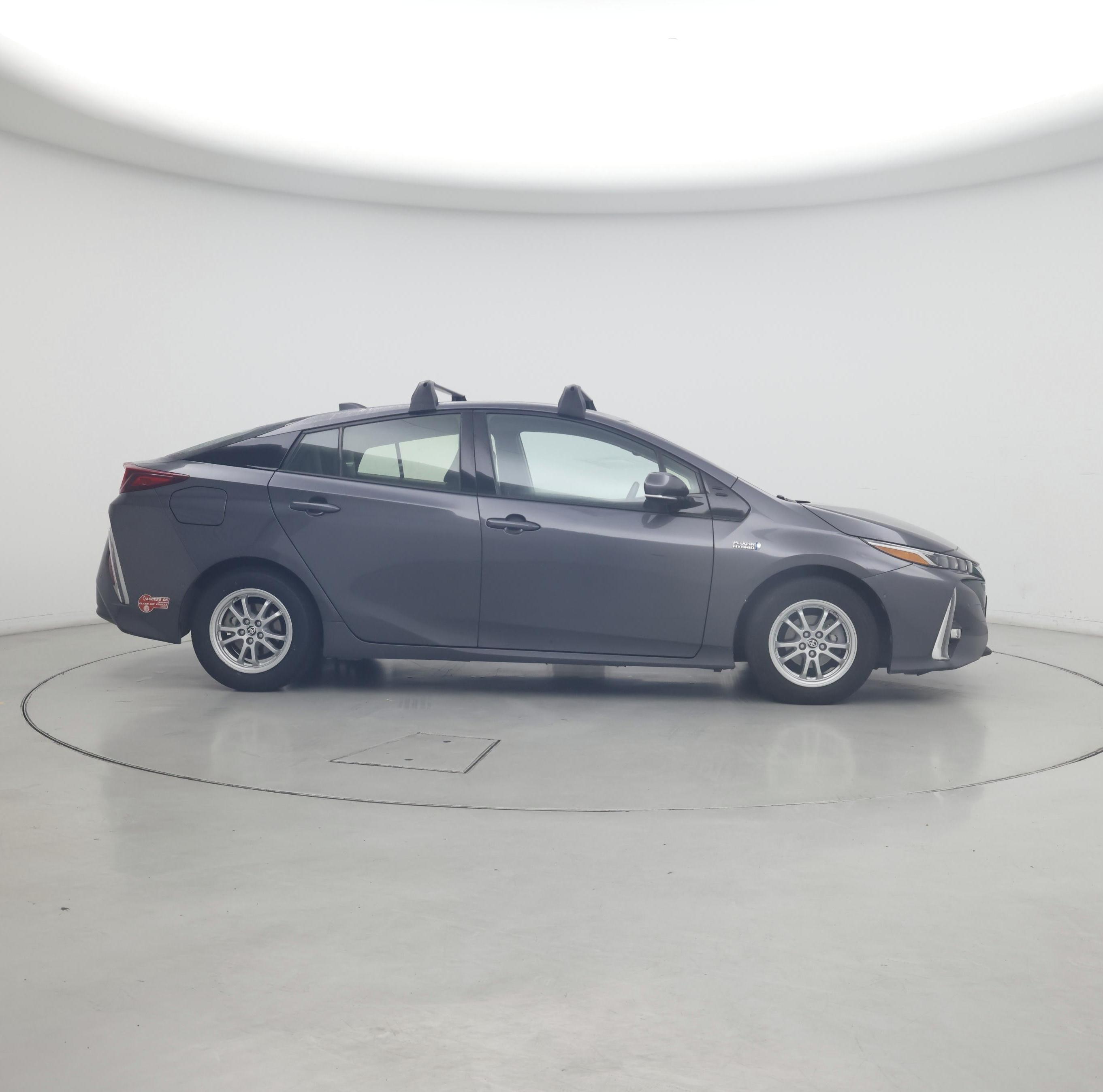 Thumbnail: 2017 Toyota Prius Prime - 7