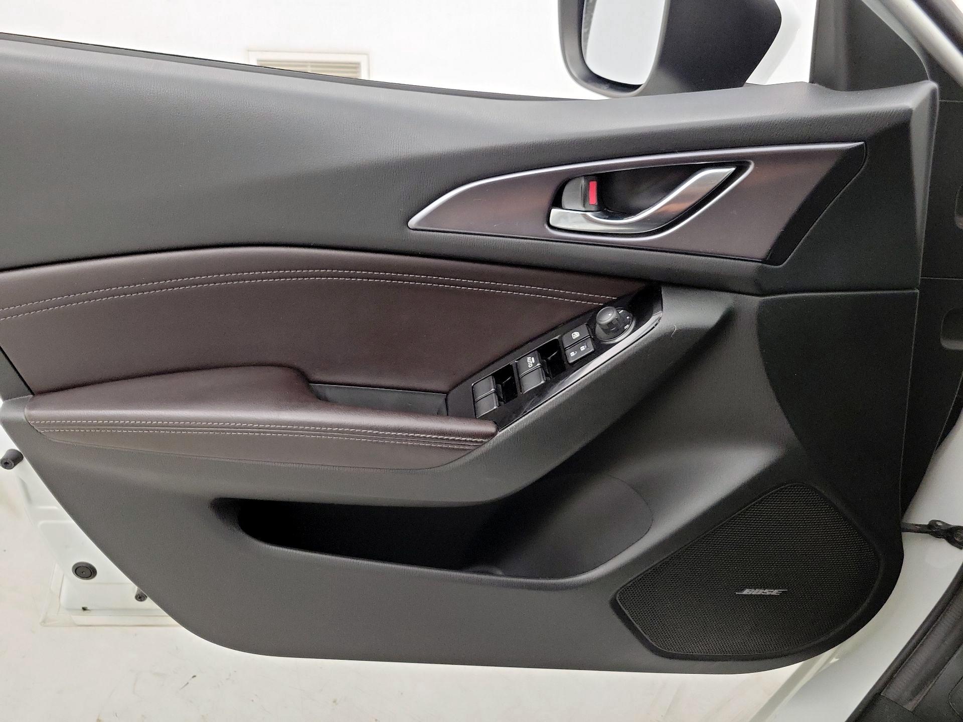 Thumbnail: 2017 Mazda Mazda3 - 12