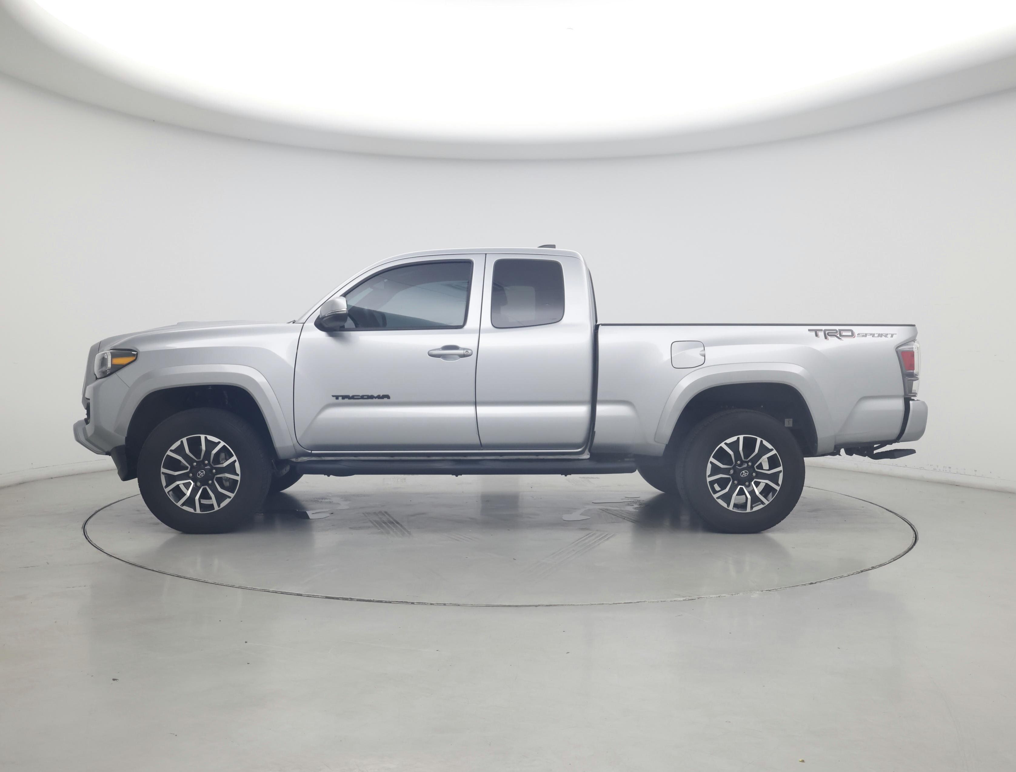Thumbnail: 2022 Toyota Tacoma - 3