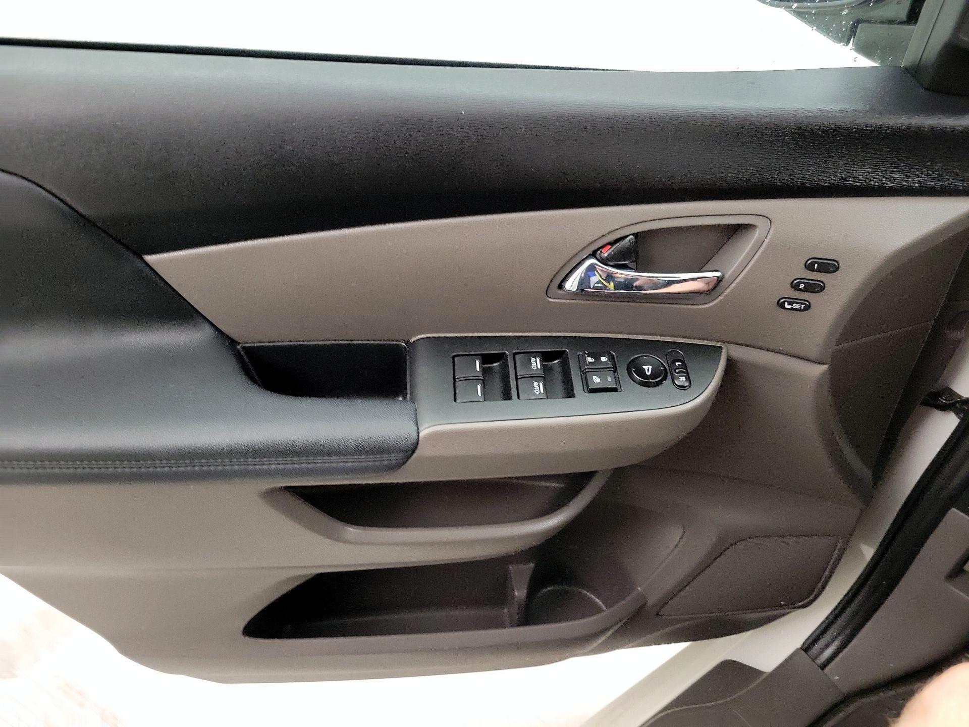 Thumbnail: 2015 Honda Odyssey - 12