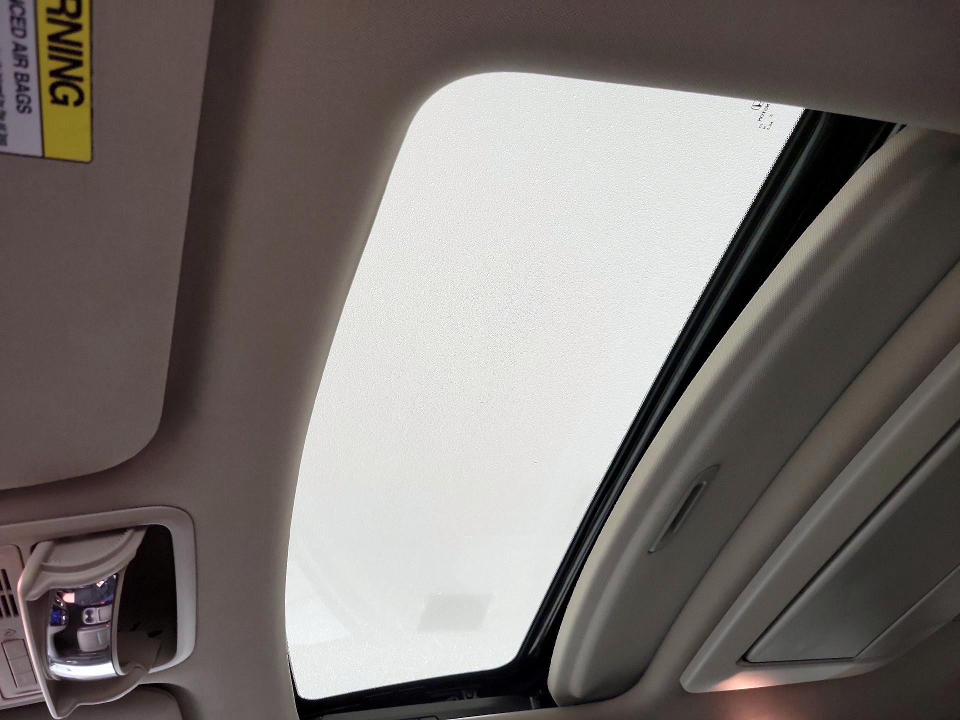 Thumbnail: 2015 Honda Odyssey - 20