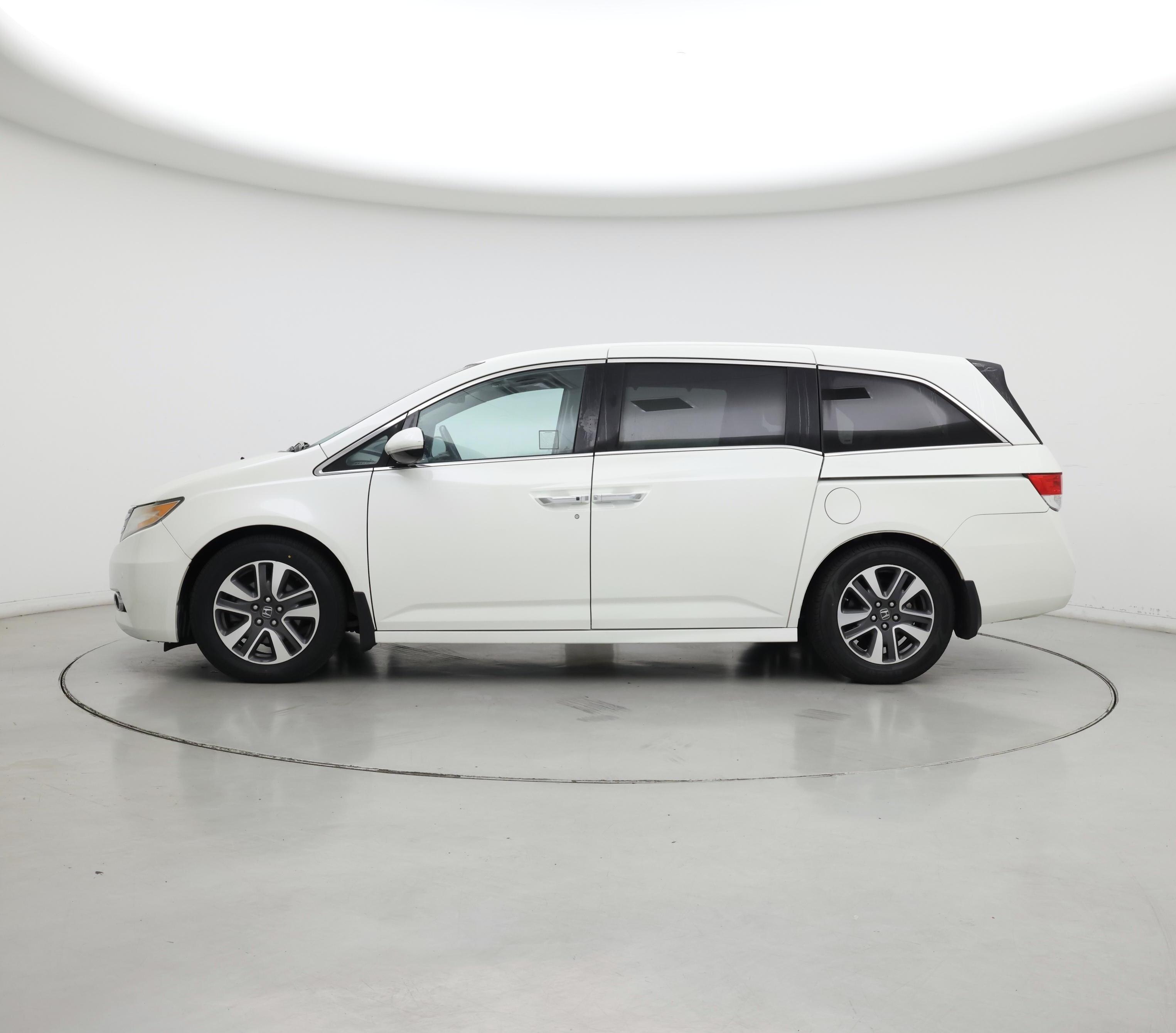 Thumbnail: 2015 Honda Odyssey - 3
