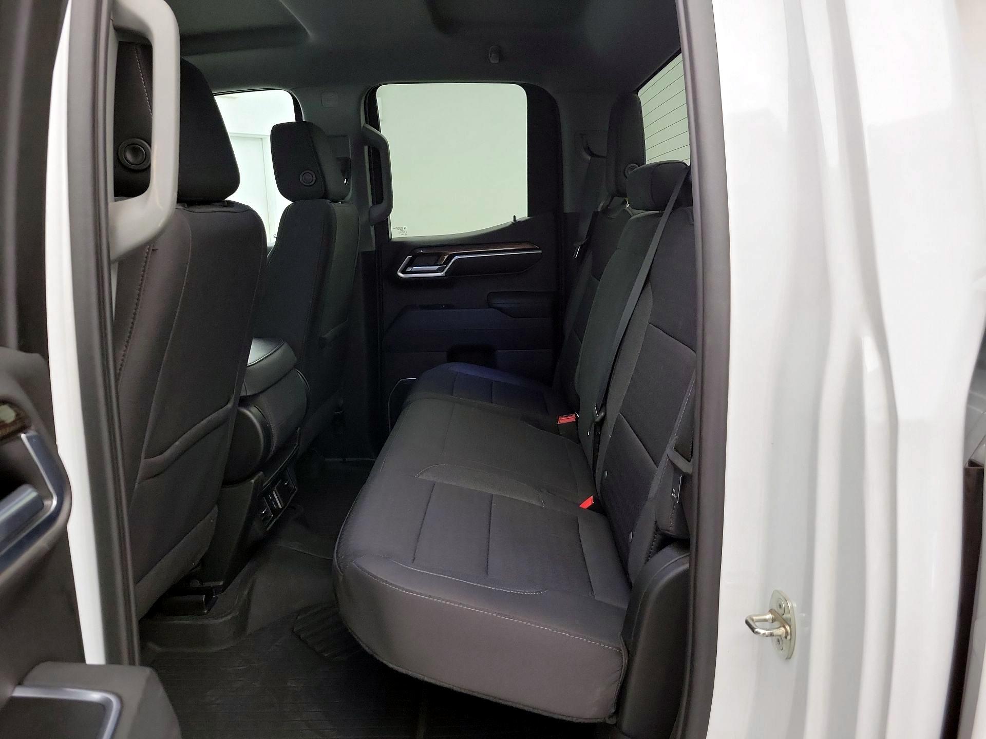 Thumbnail: 2023 Chevrolet Silverado 1500 - 20