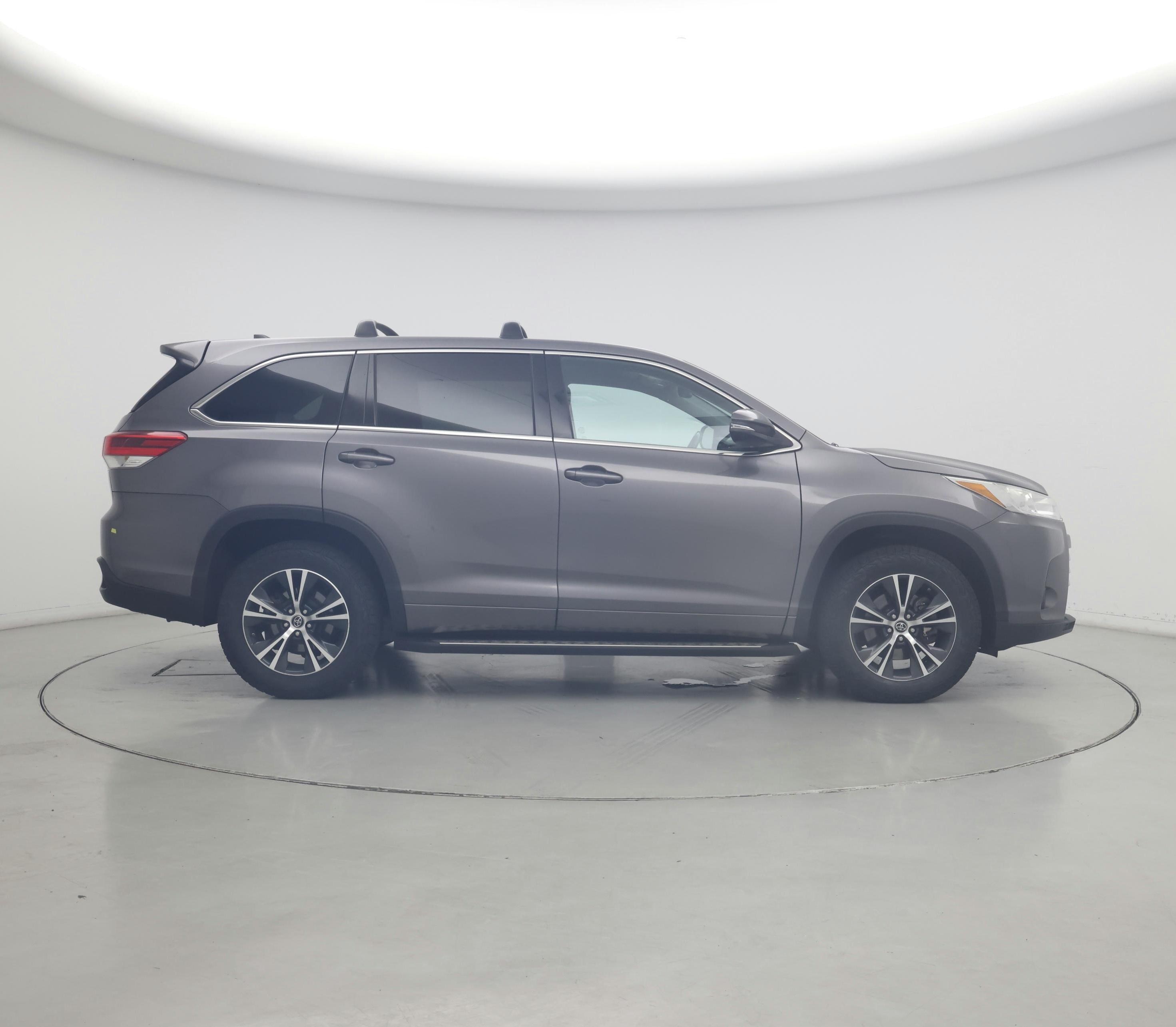 Thumbnail: 2017 Toyota Highlander - 7