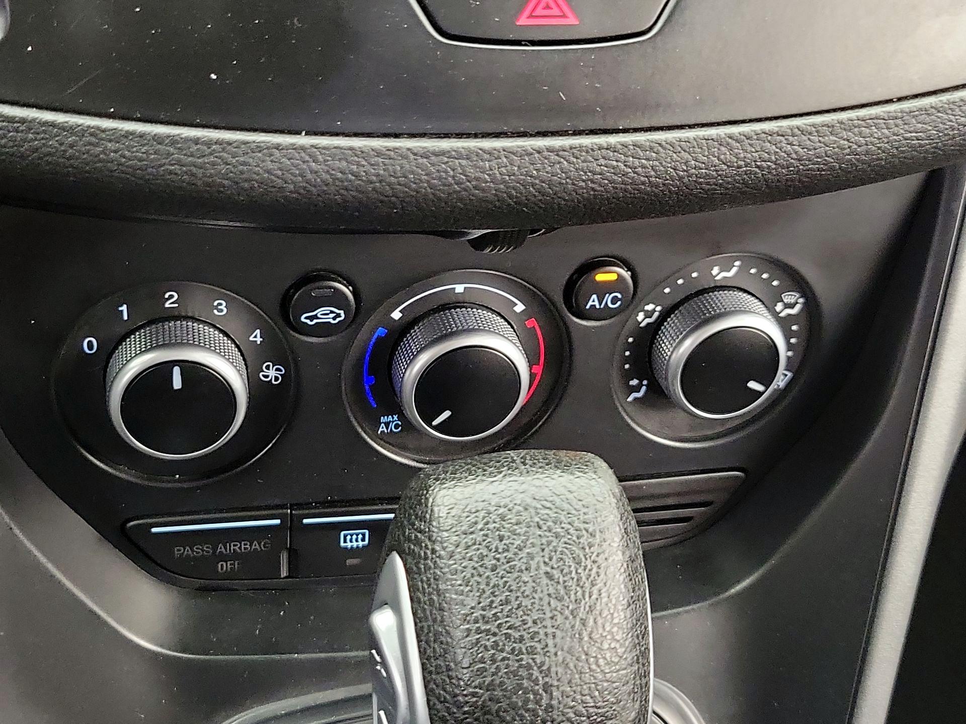 Thumbnail: 2014 Ford Escape - 15