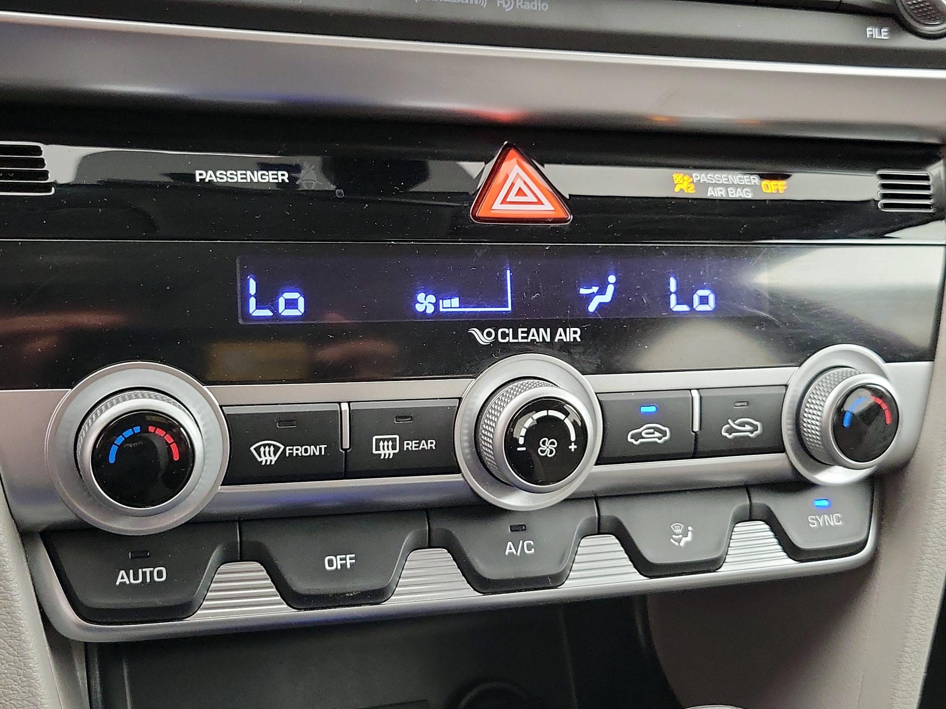 Thumbnail: 2020 Hyundai Elantra - 16