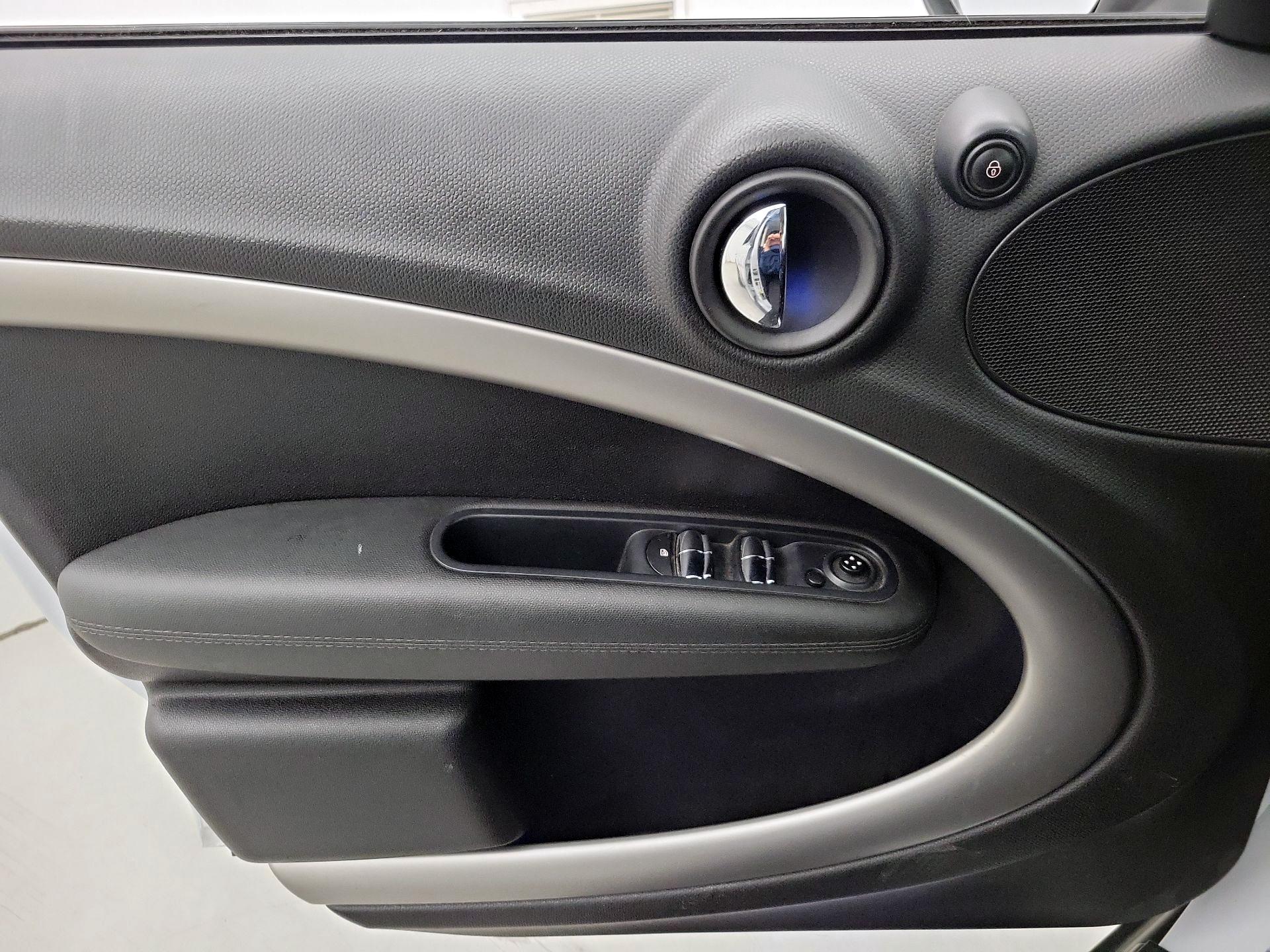 Thumbnail: 2015 MINI Cooper Countryman - 12