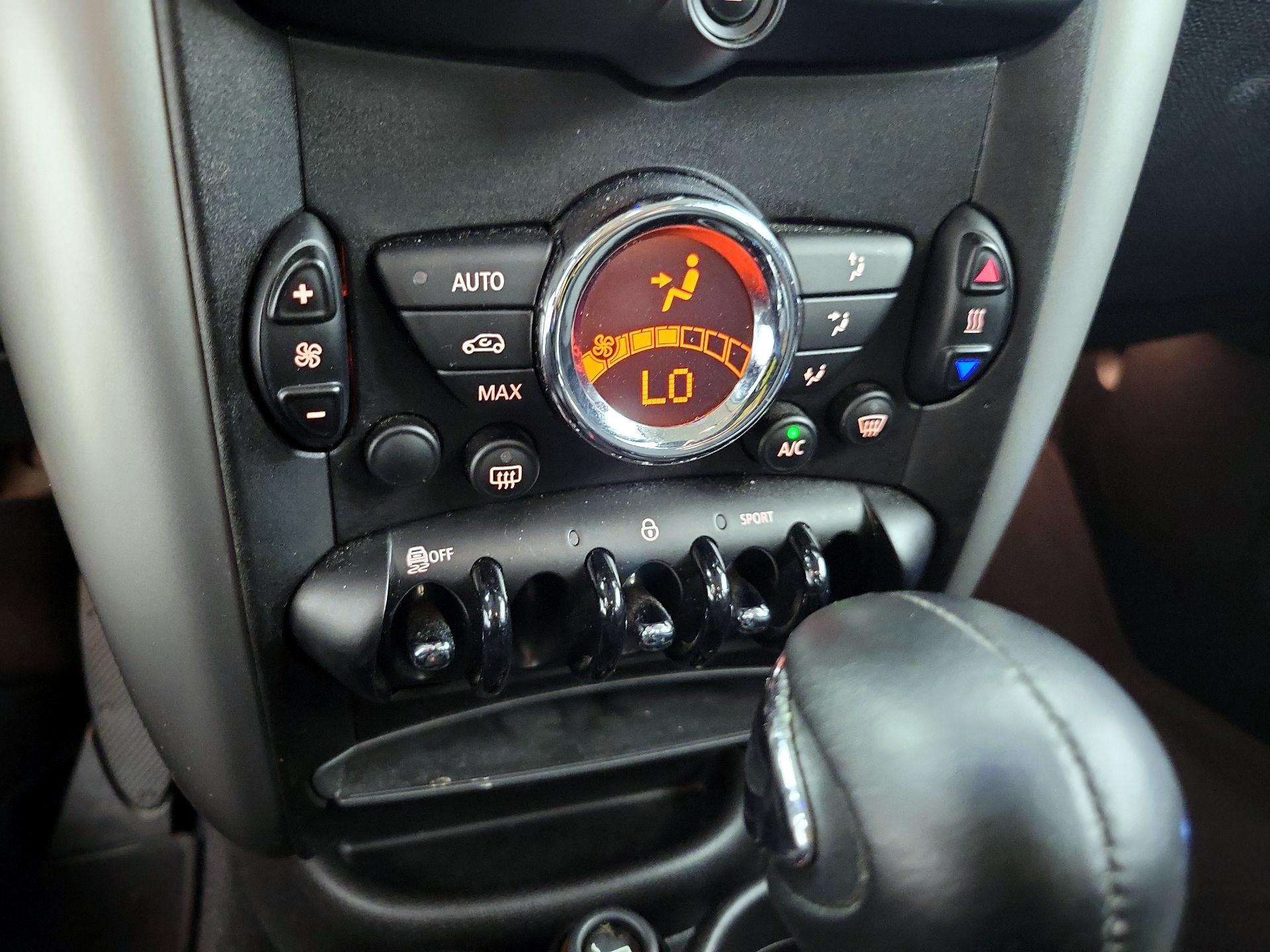 Thumbnail: 2015 MINI Cooper Countryman - 14