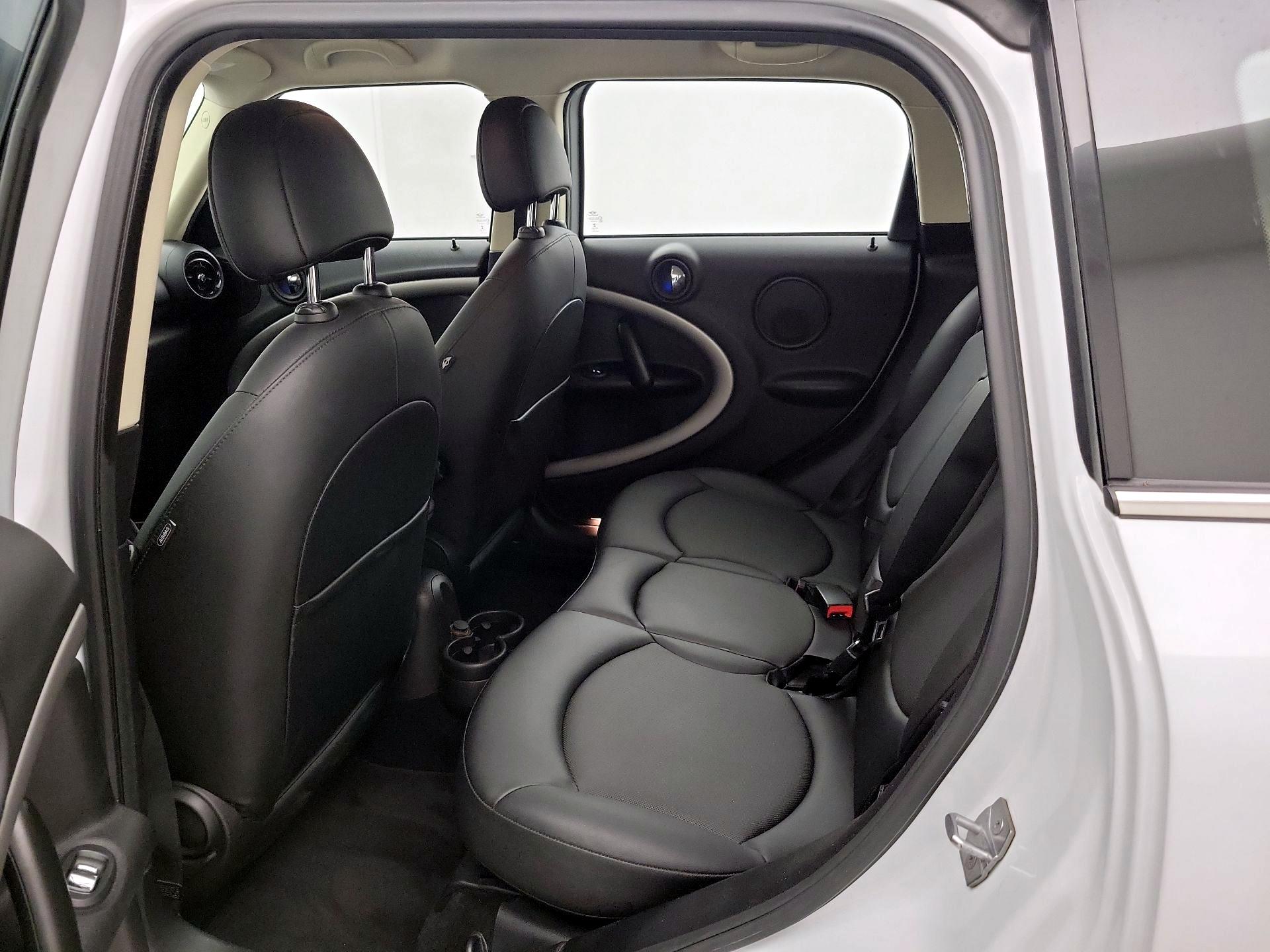 Thumbnail: 2015 MINI Cooper Countryman - 17