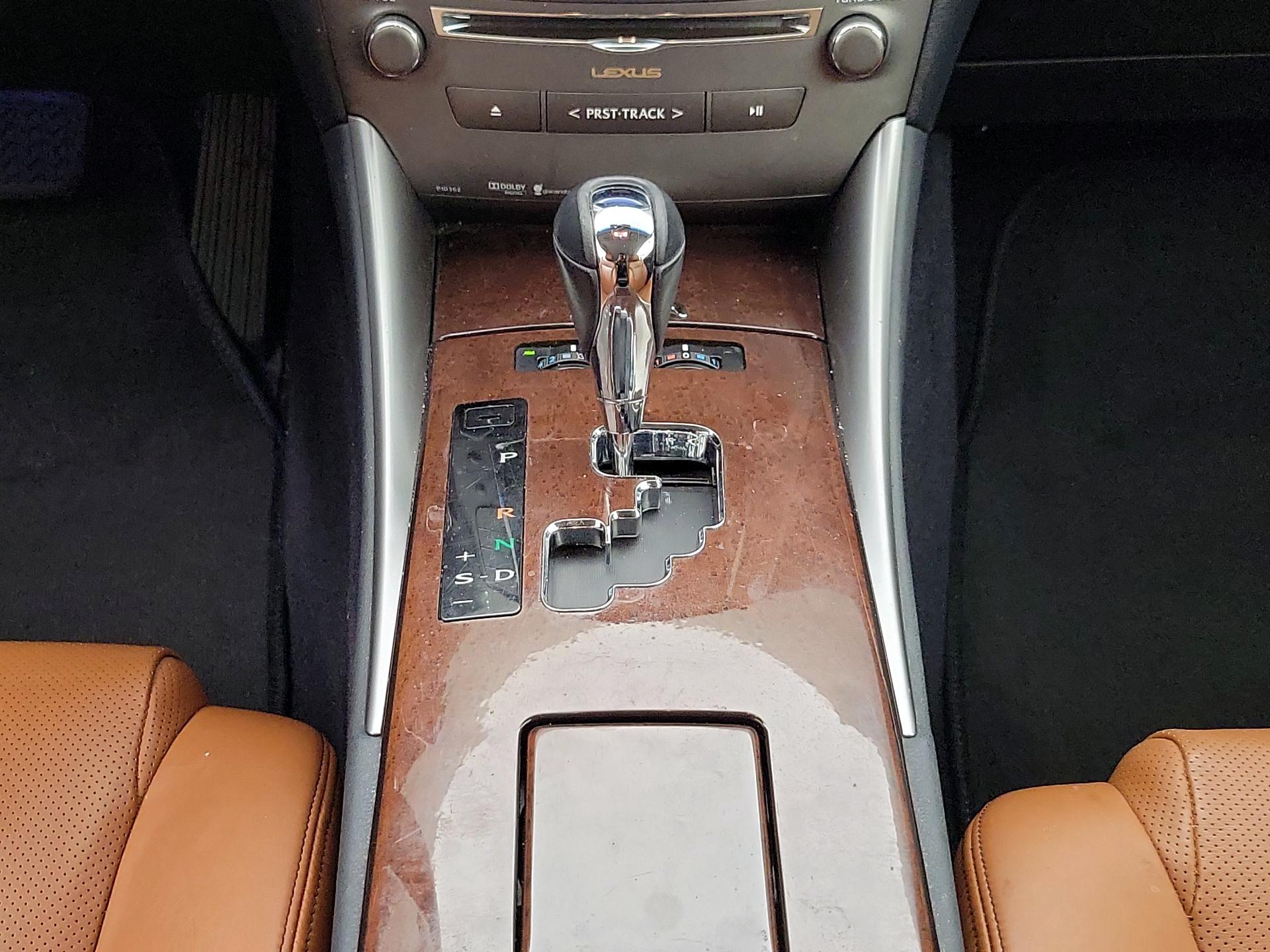 Thumbnail: 2015 Lexus IS - 18