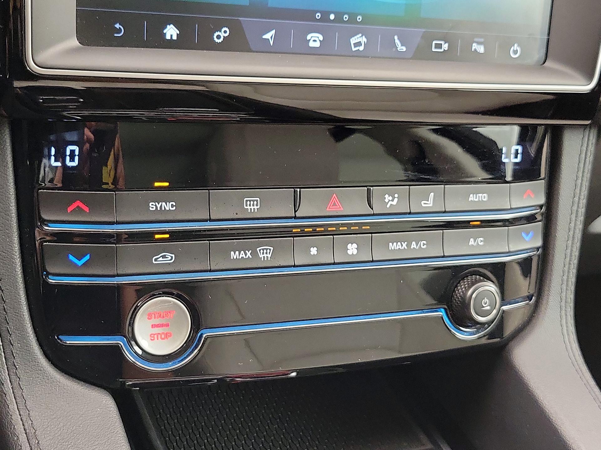 Thumbnail: 2019 Jaguar F-Pace - 16
