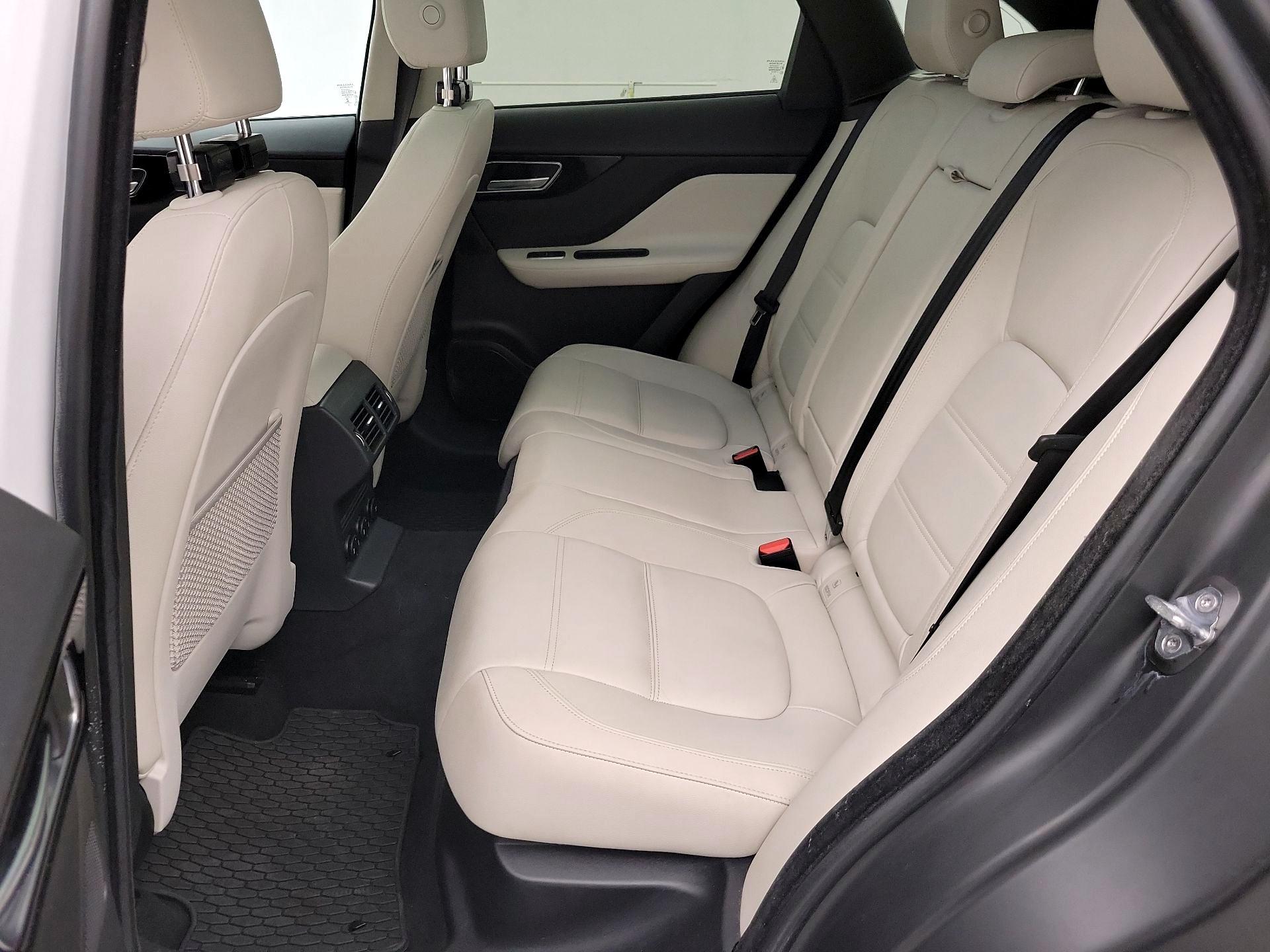 Thumbnail: 2019 Jaguar F-Pace - 20