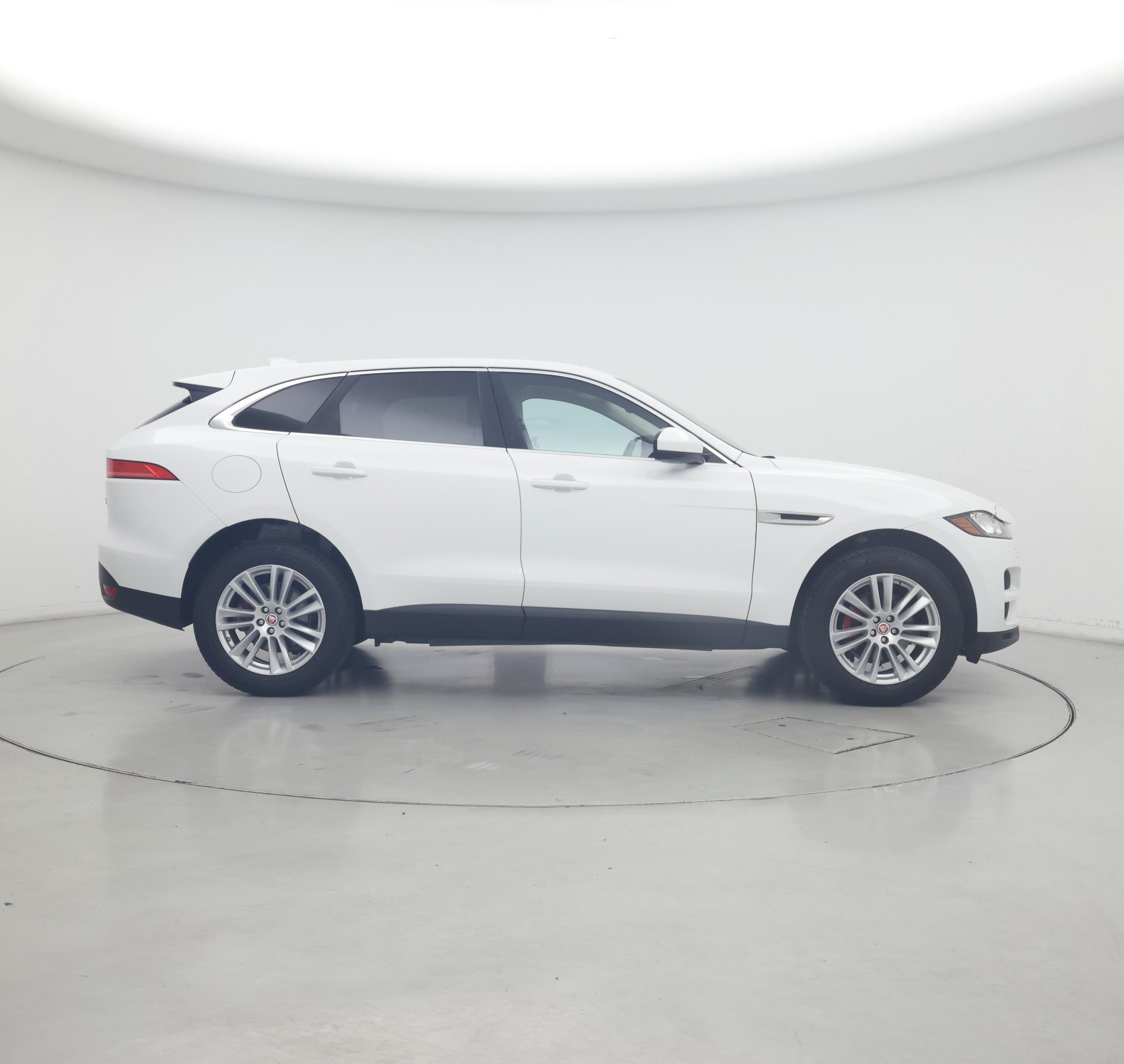 Thumbnail: 2019 Jaguar F-Pace - 7