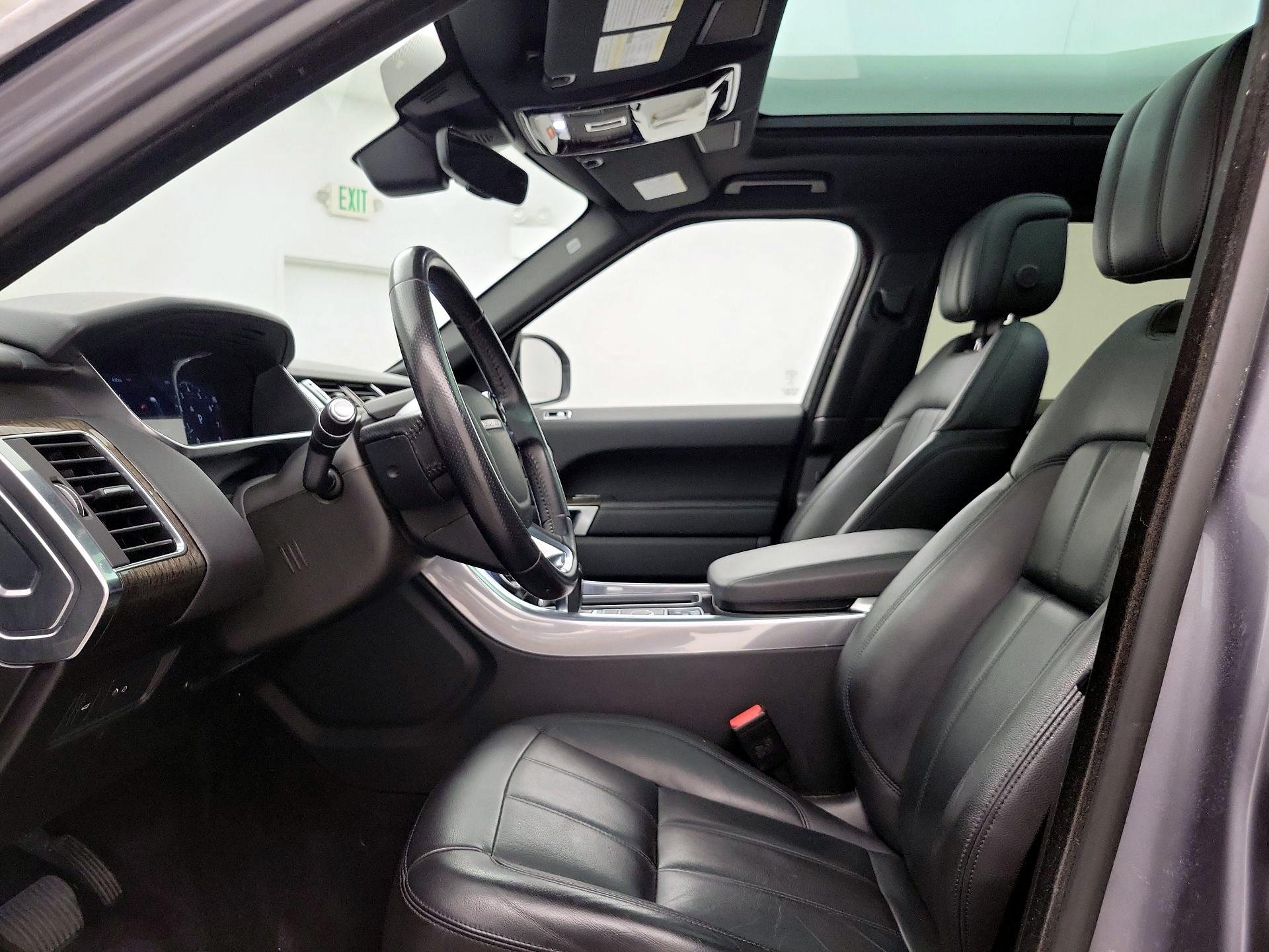 Thumbnail: 2020 Land Rover Range Rover Sport - 20