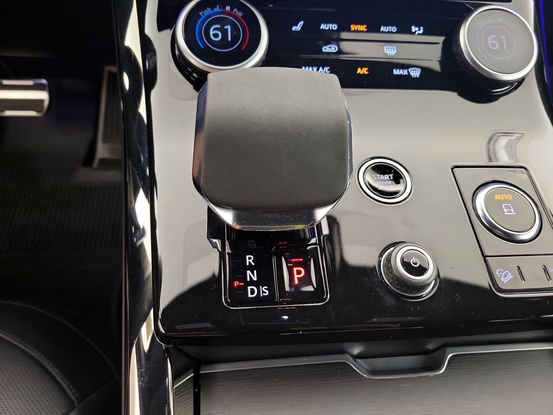Thumbnail: 2023 Land Rover Range Rover Sport - 17