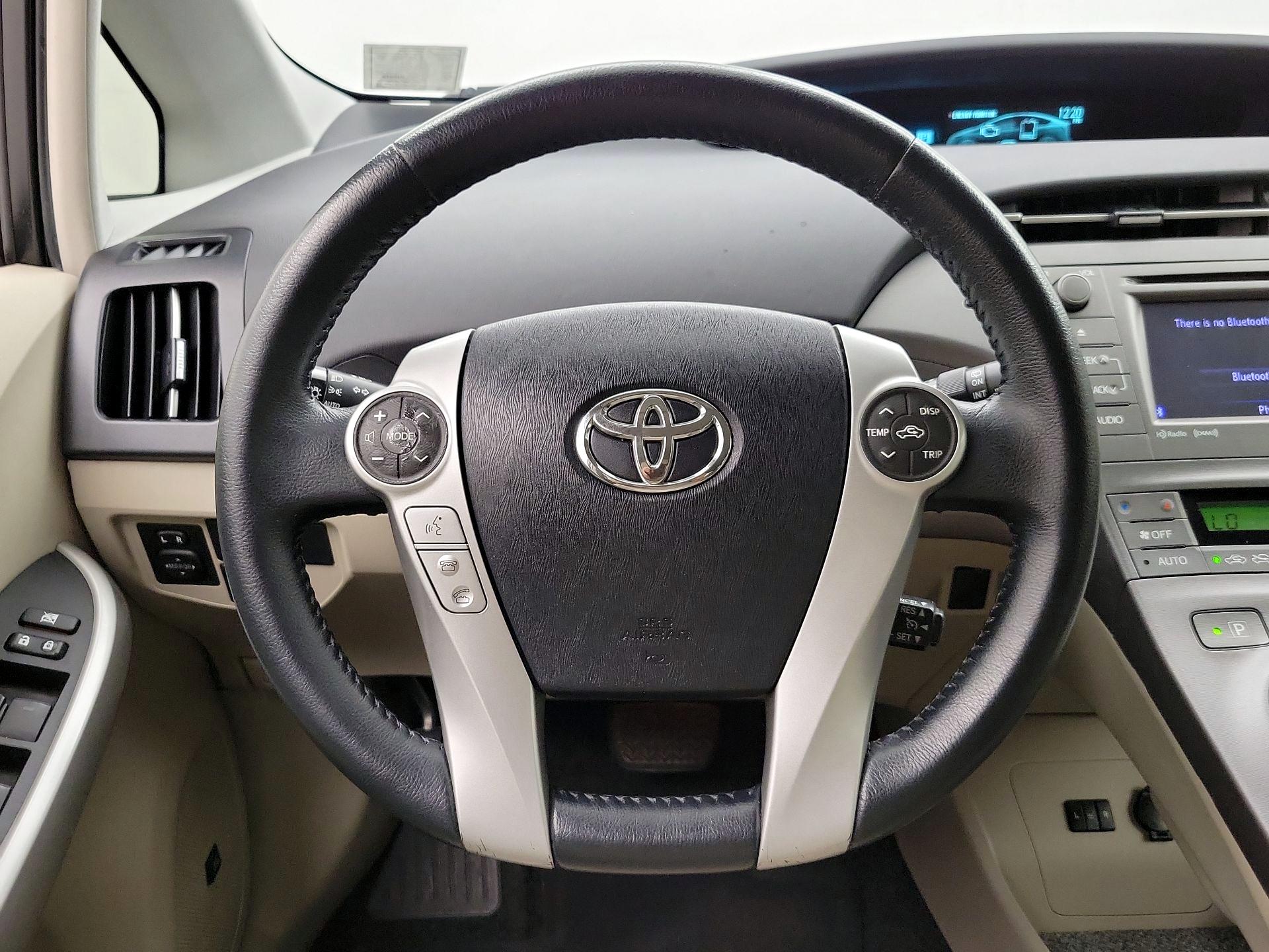 Thumbnail: 2014 Toyota Prius - 10
