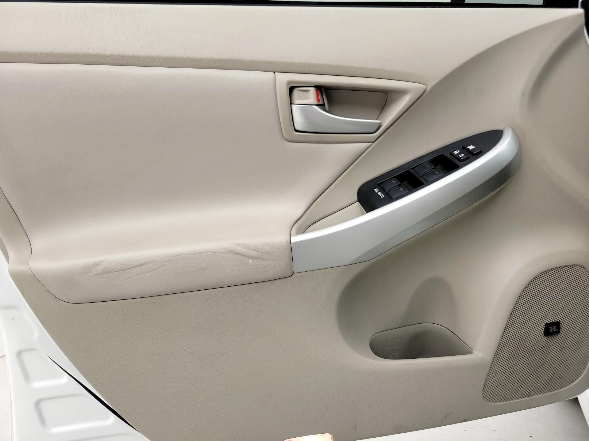 Thumbnail: 2014 Toyota Prius - 12
