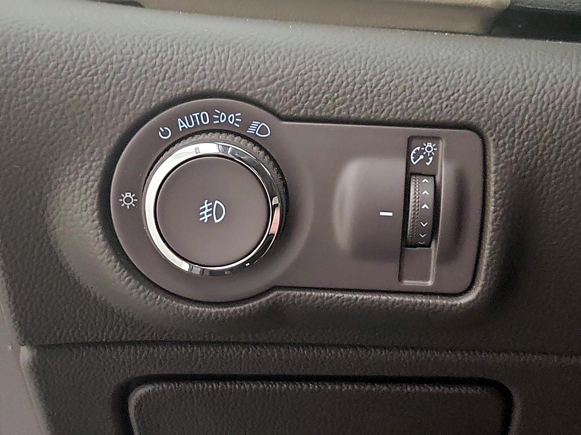 Thumbnail: 2016 Buick Verano - 13