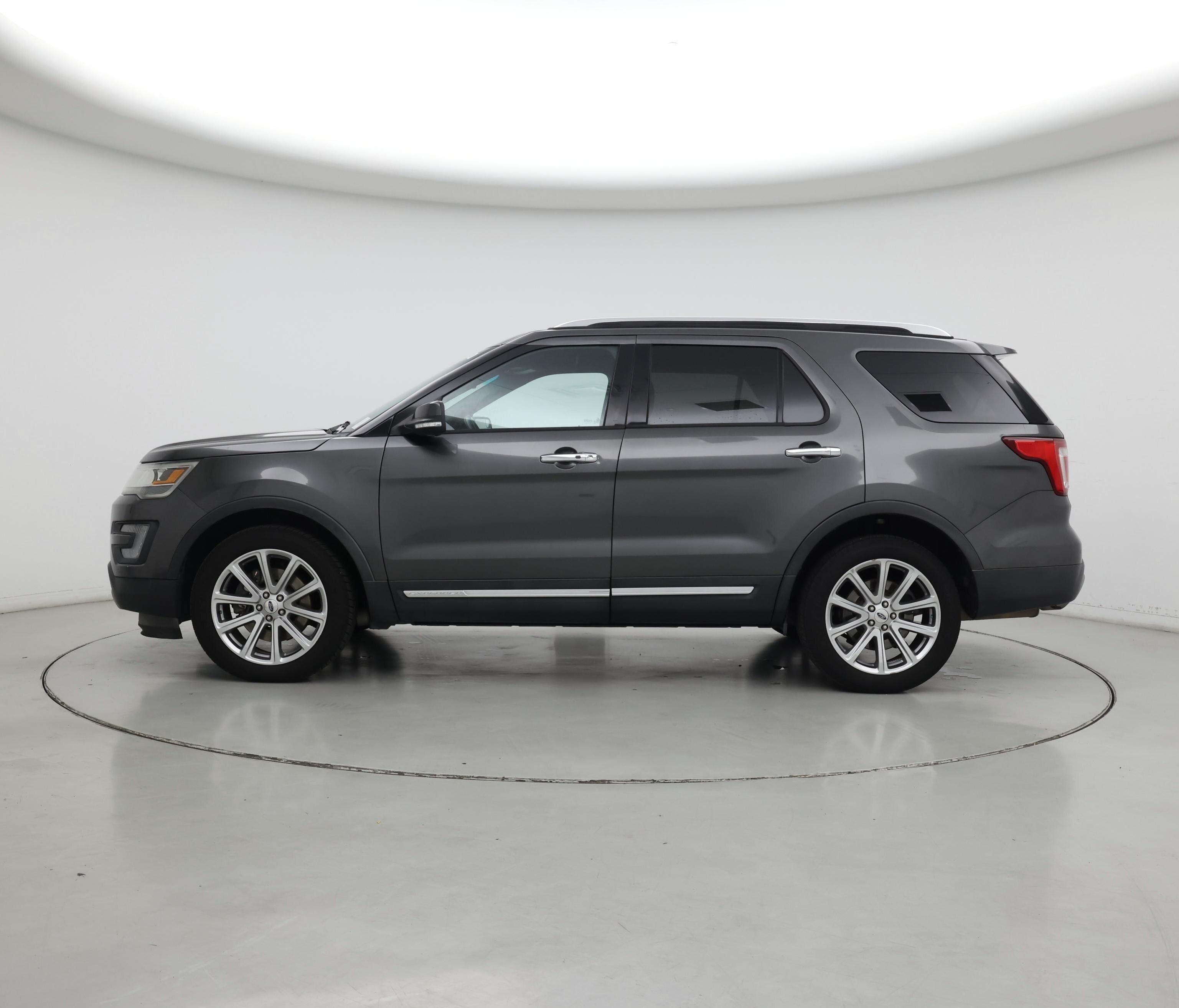 Thumbnail: 2017 Ford Explorer - 3