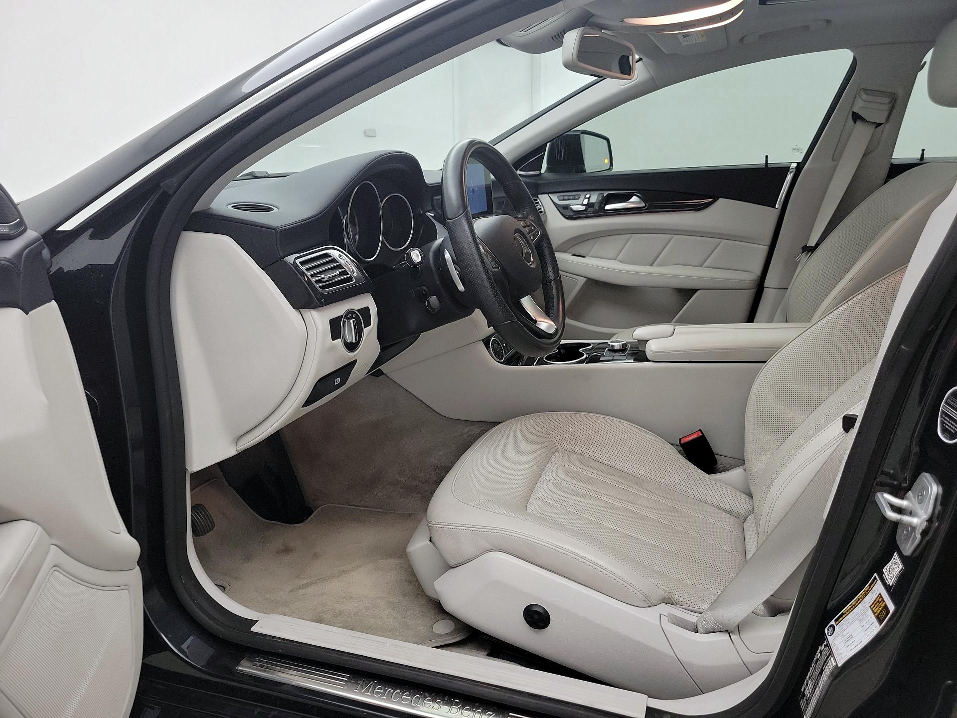 Thumbnail: 2015 Mercedes-Benz CLS - 11
