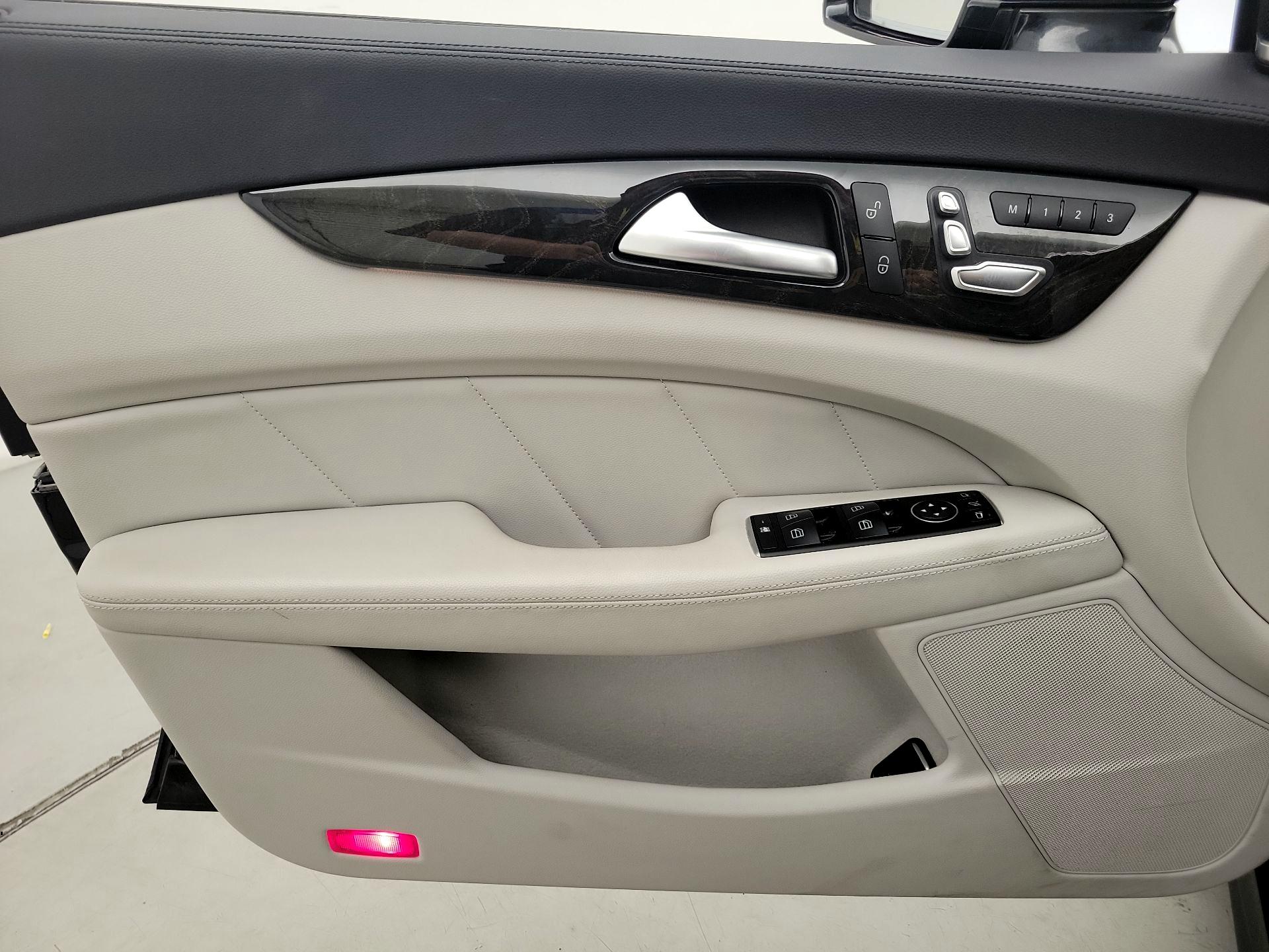Thumbnail: 2015 Mercedes-Benz CLS - 12