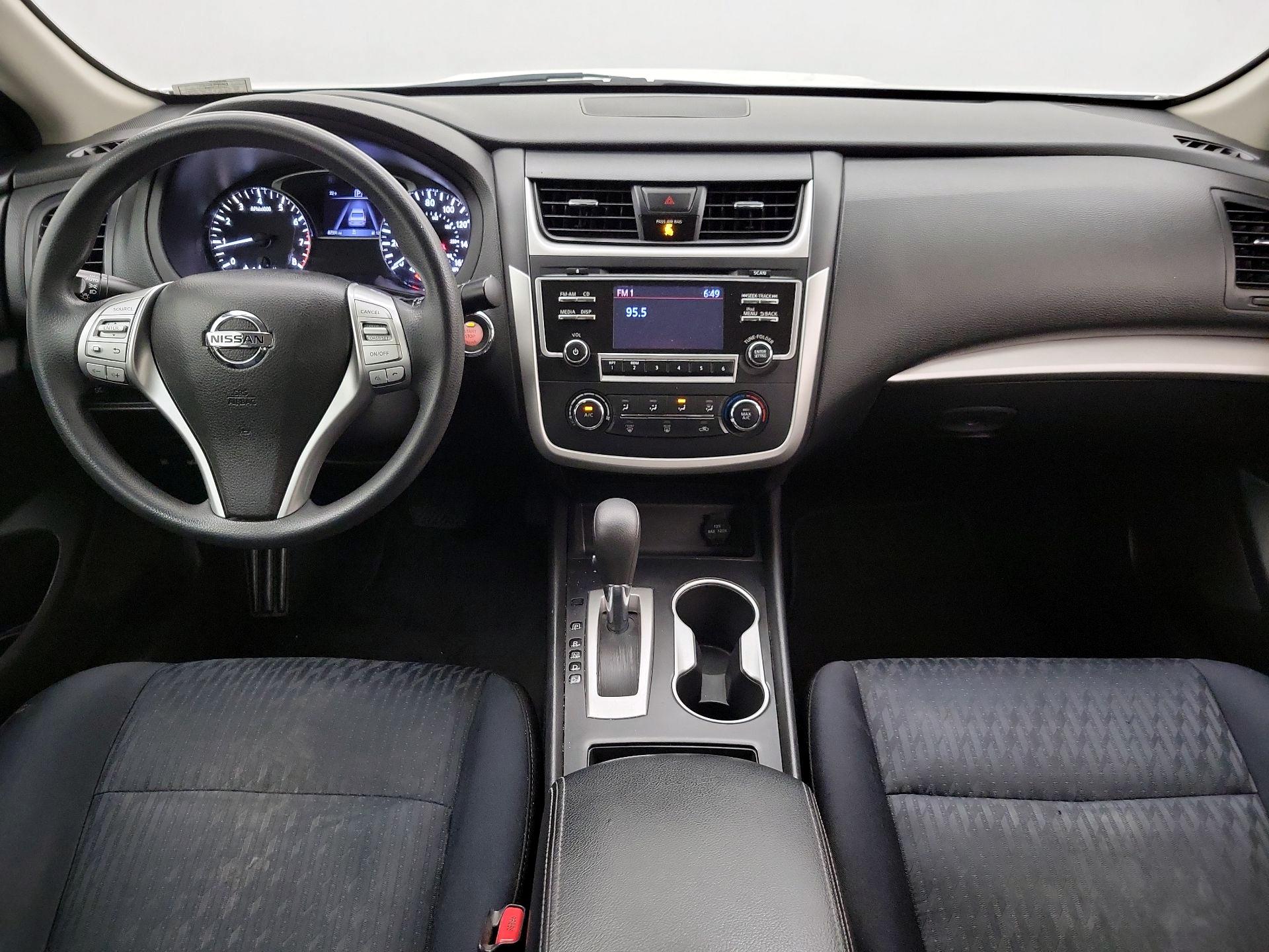 Thumbnail: 2018 Nissan Altima - 9