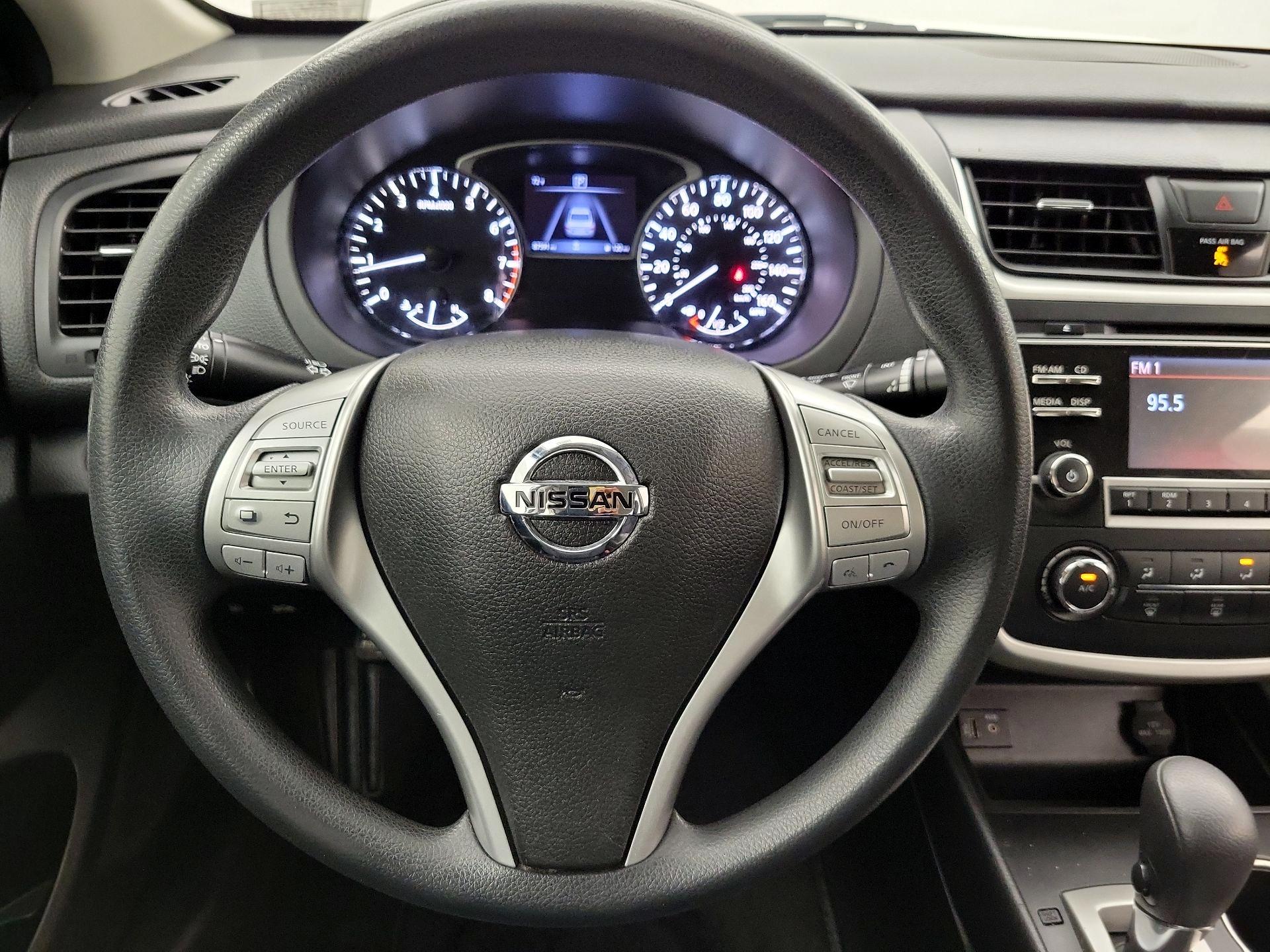 Thumbnail: 2018 Nissan Altima - 10