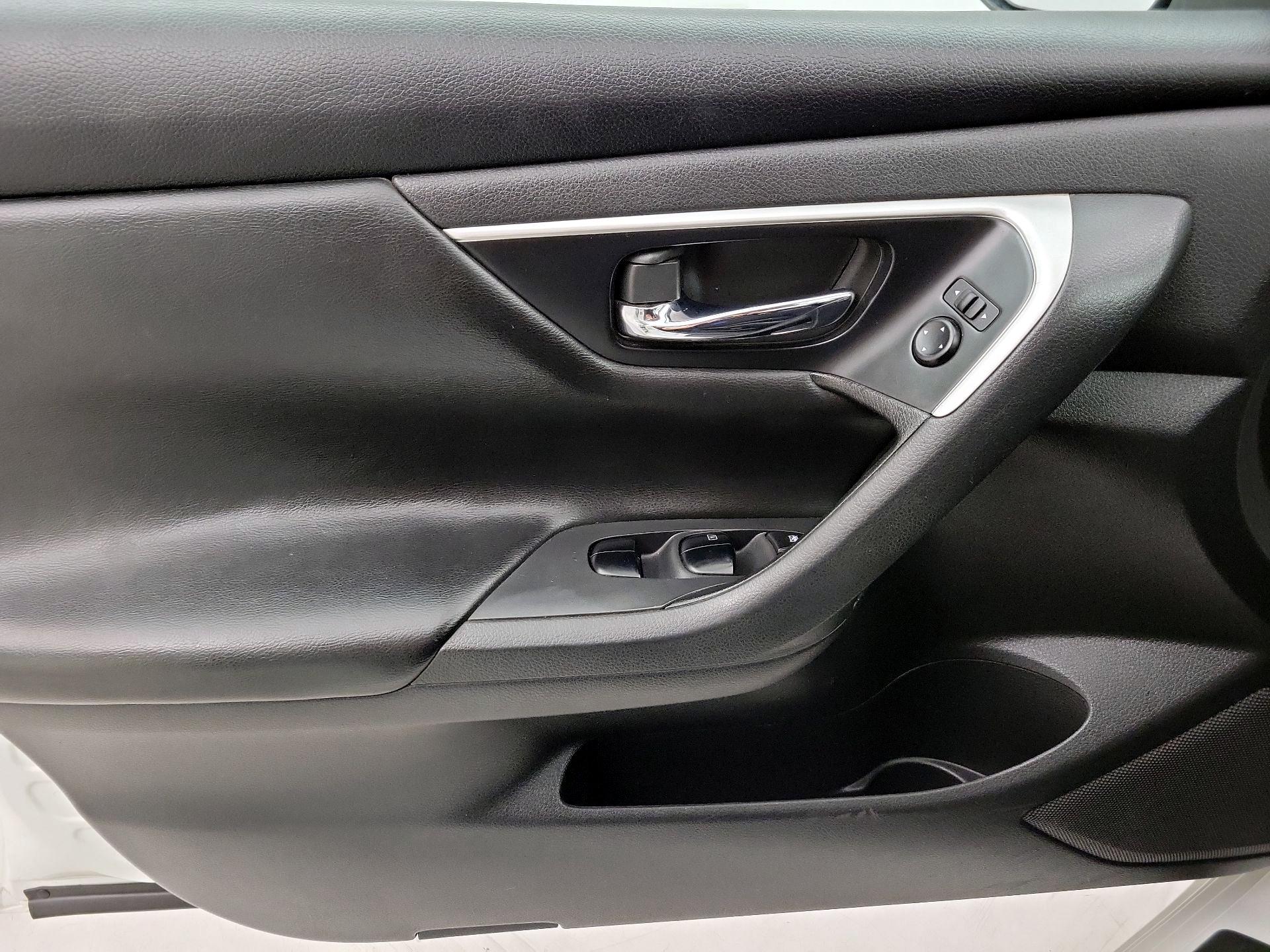 Thumbnail: 2018 Nissan Altima - 12
